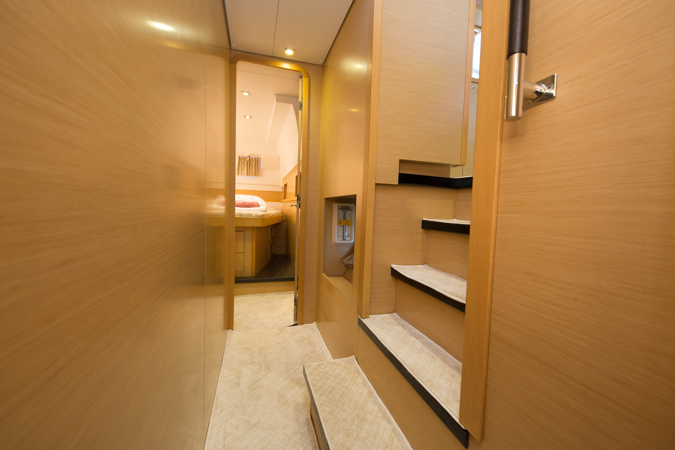 Lagoon 400 S2 — photo 2