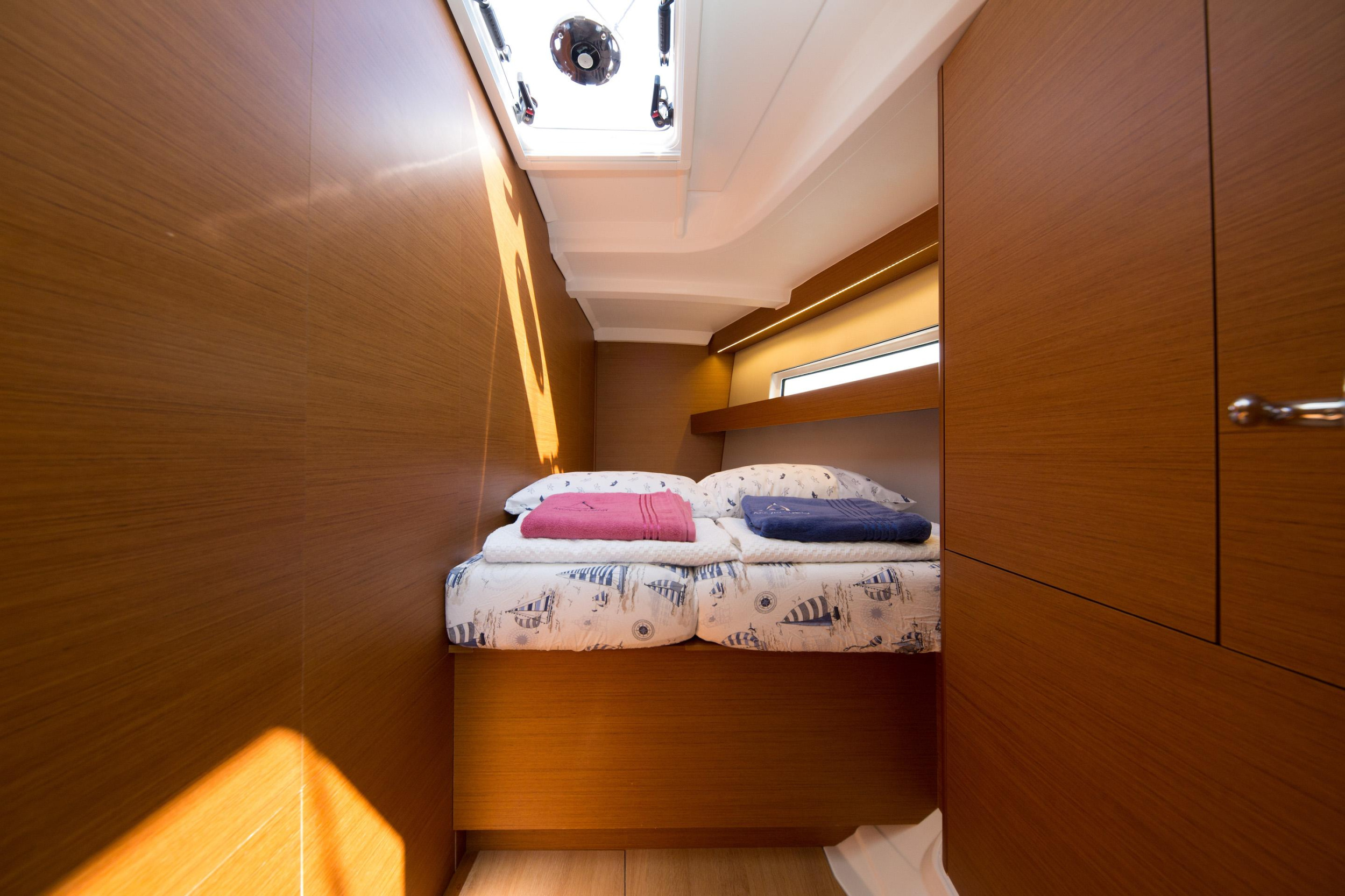 Sun Odyssey 440 — photo 11
