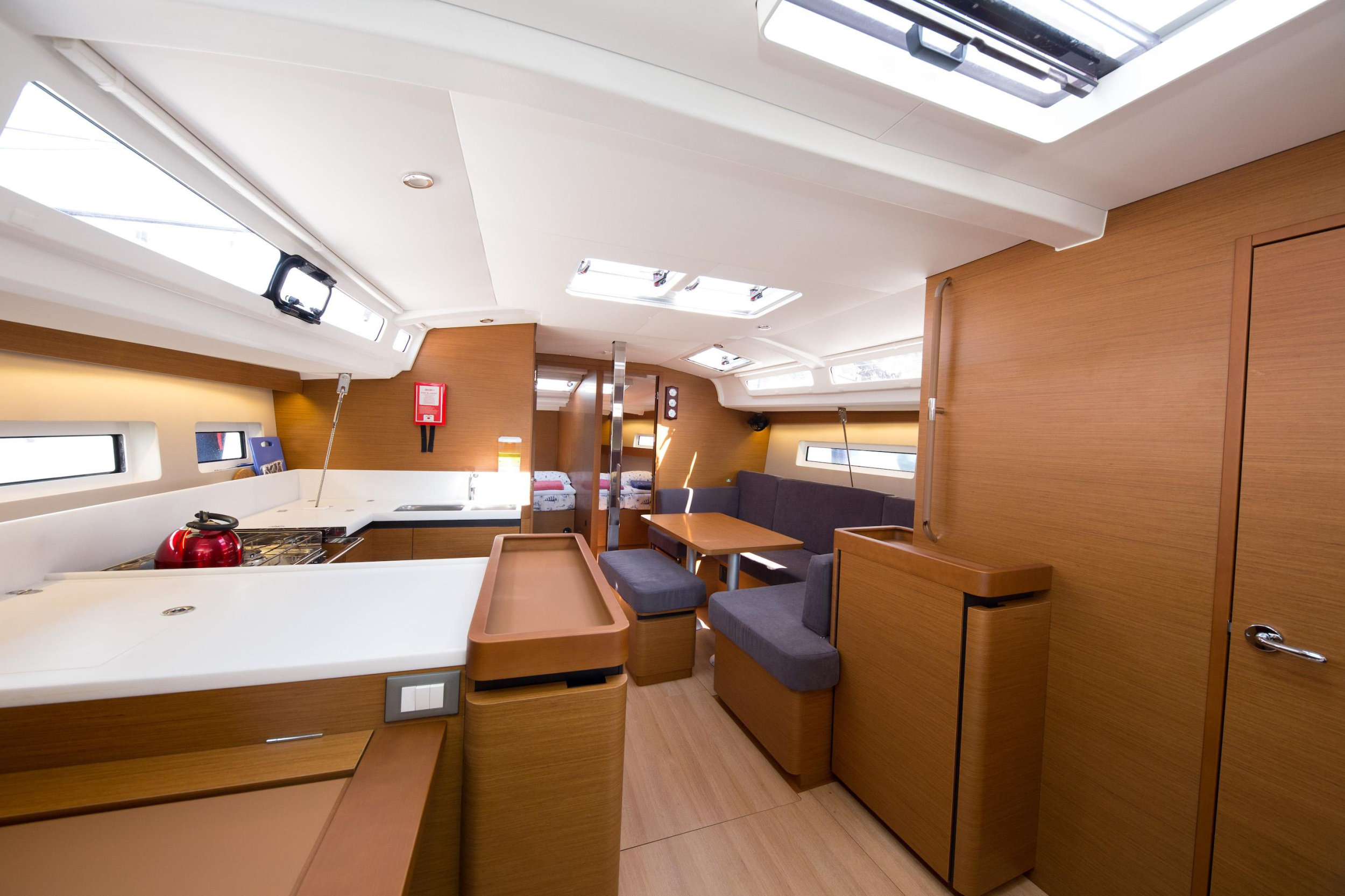 Sun Odyssey 440 — photo 2