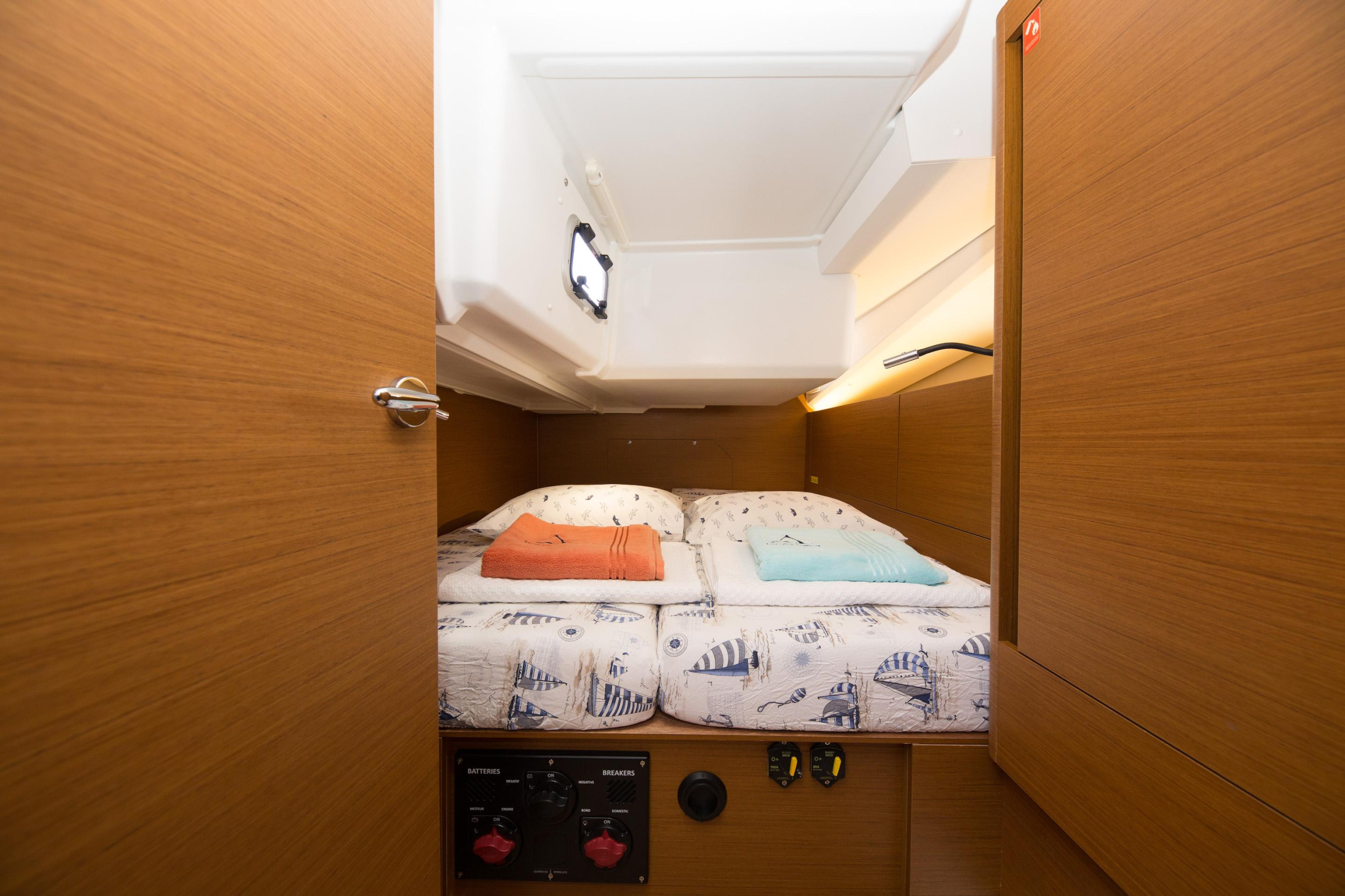 Sun Odyssey 440 — photo 10