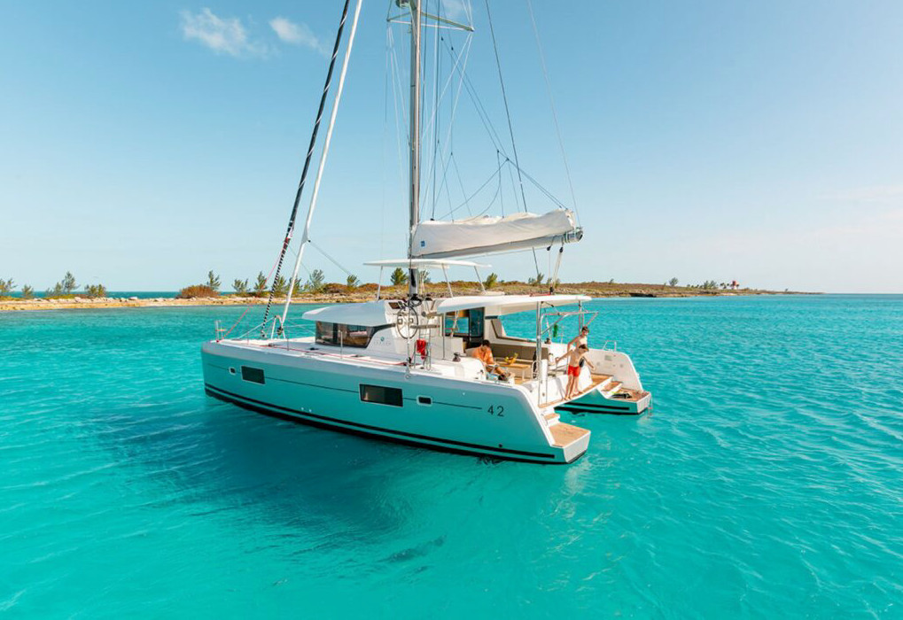 Lagoon 42 — photo 2