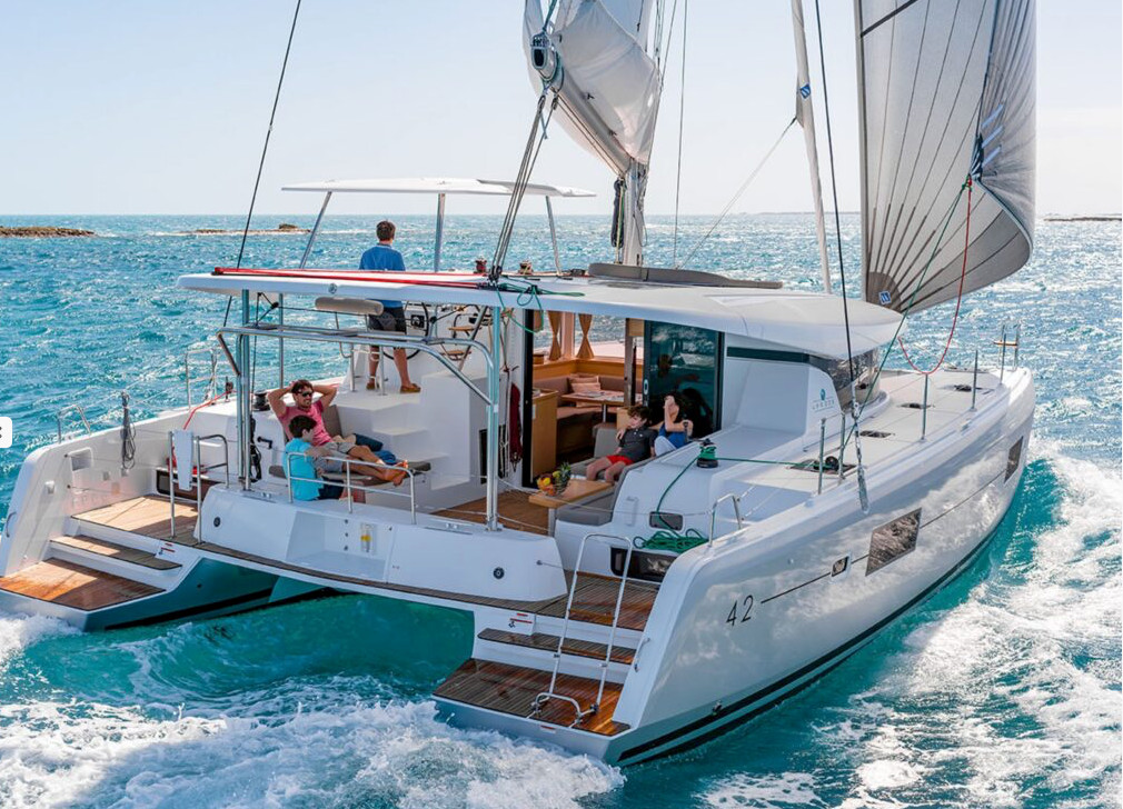 Lagoon 42 — photo 20