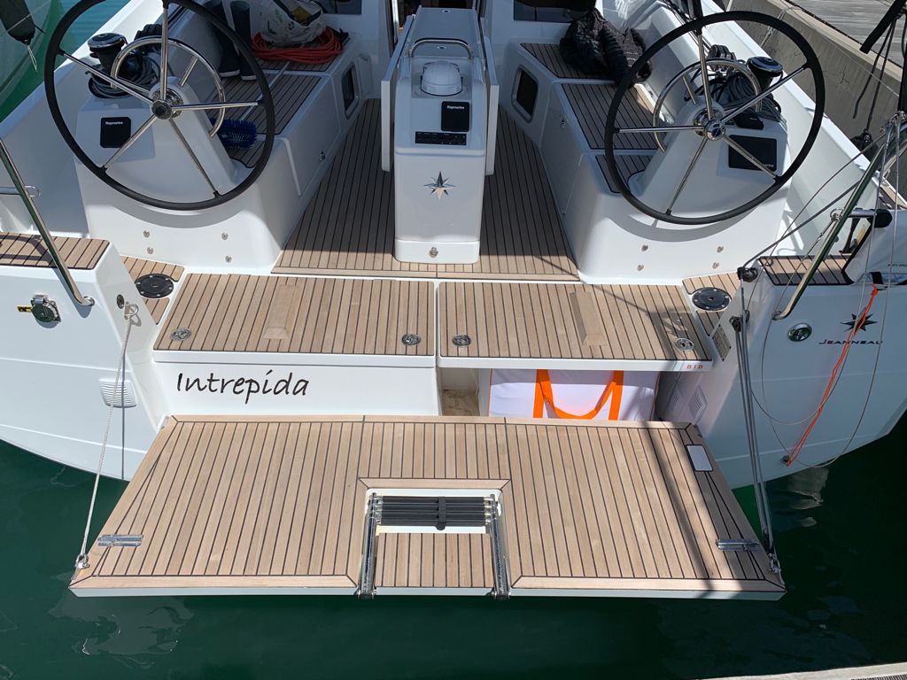 Sun Odyssey 410 — photo 1