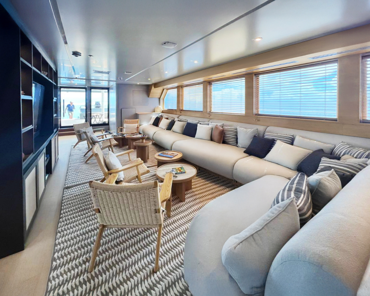 Luxury Motor Yacht - Tribute — photo 15