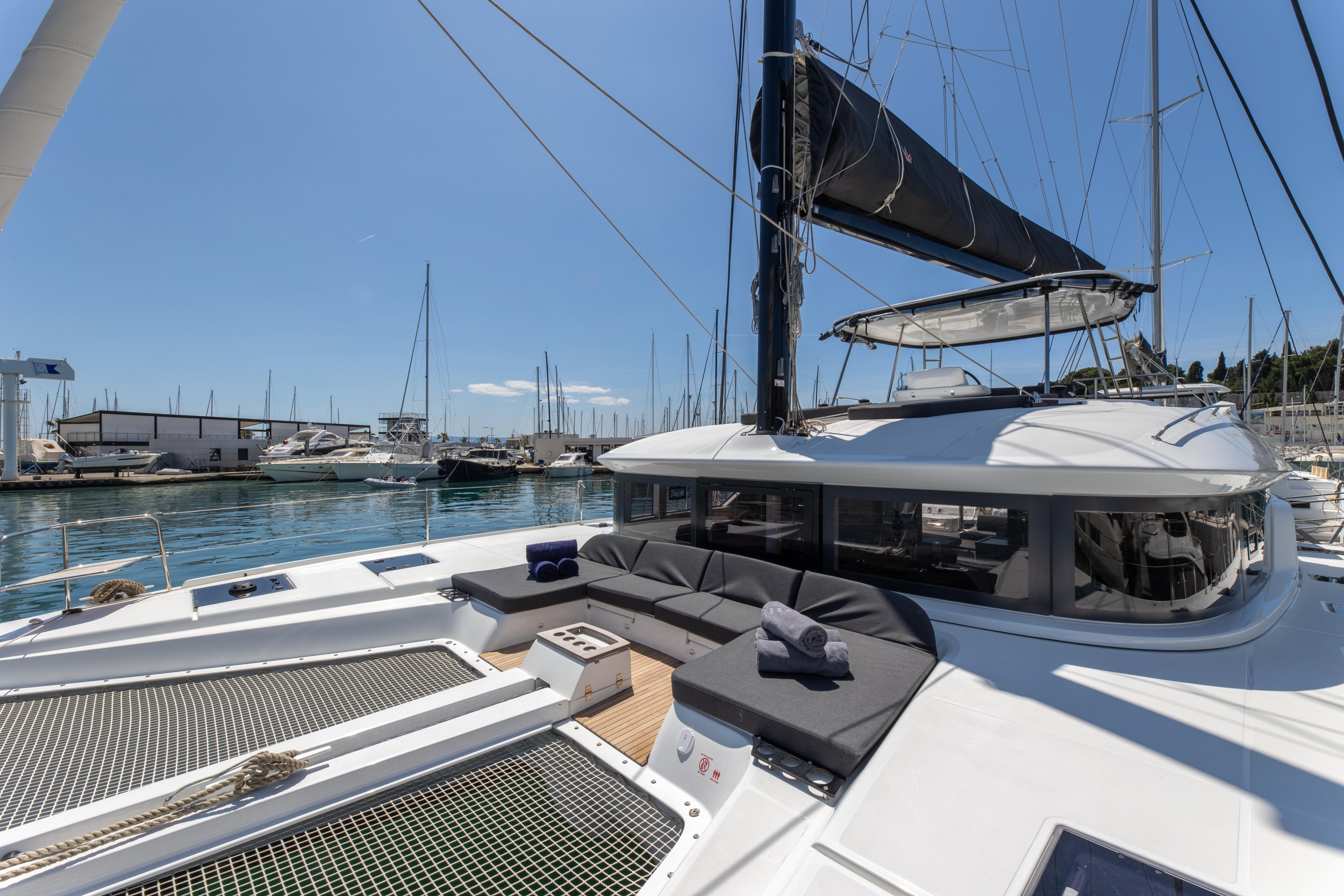 Lagoon 51 — photo 15