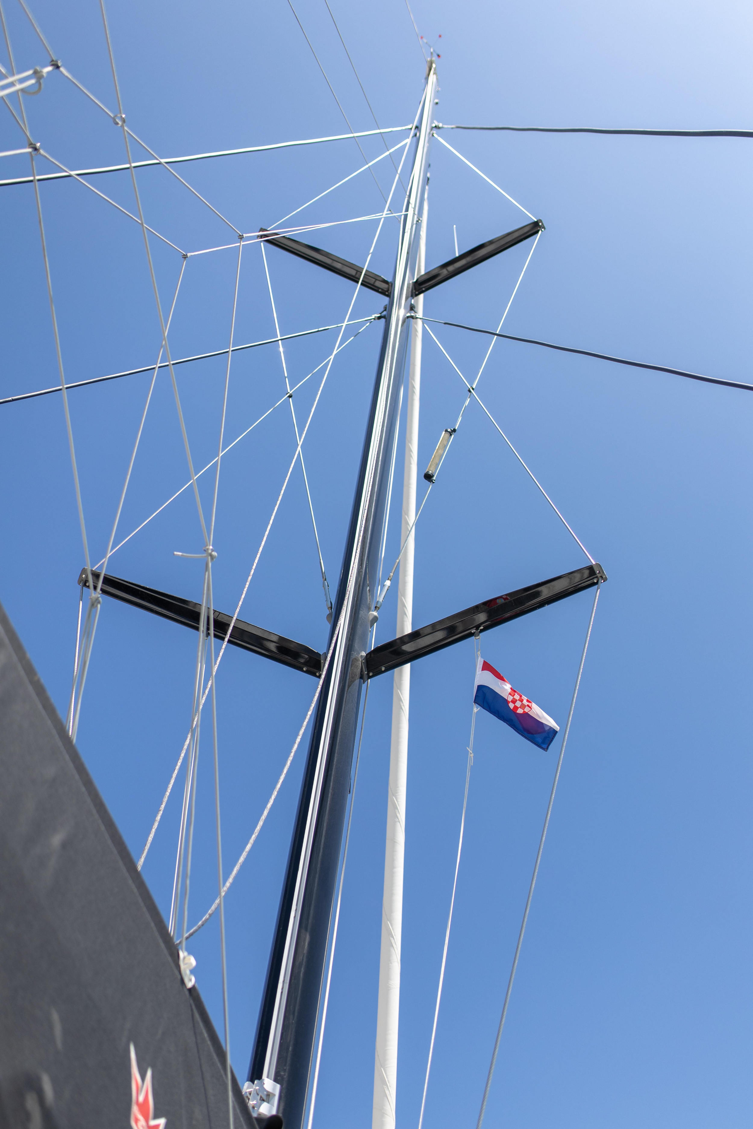 Lagoon 51 — photo 8