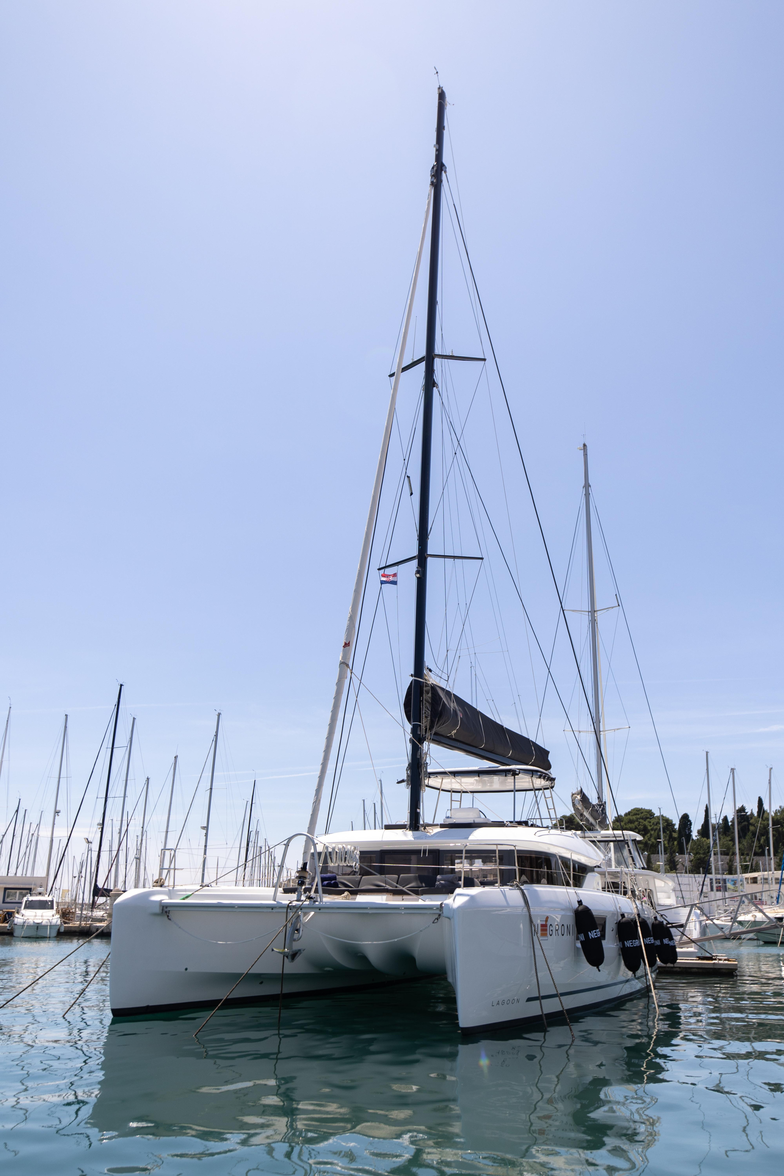 Lagoon 51 — photo 29