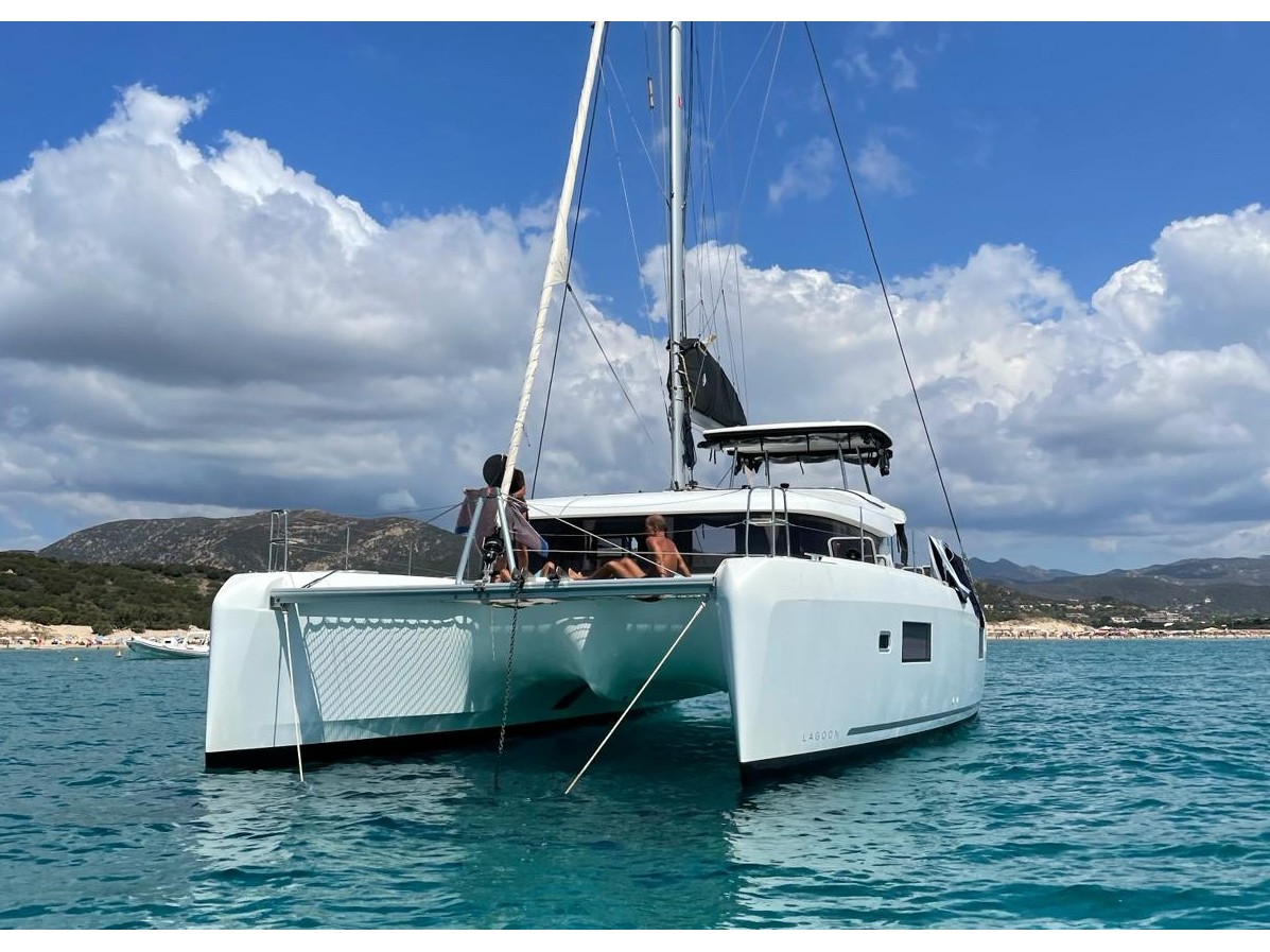 Lagoon 42 — photo 1