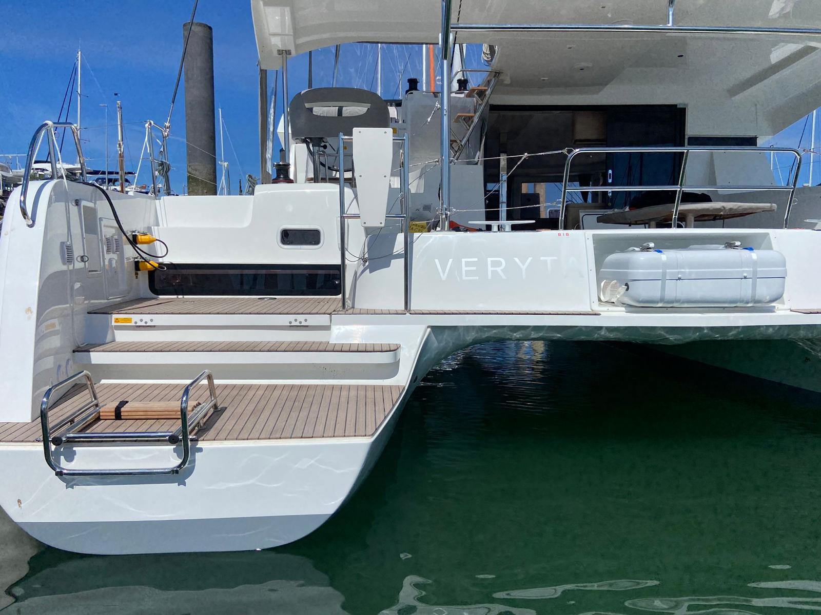 Lagoon 42 — photo 3