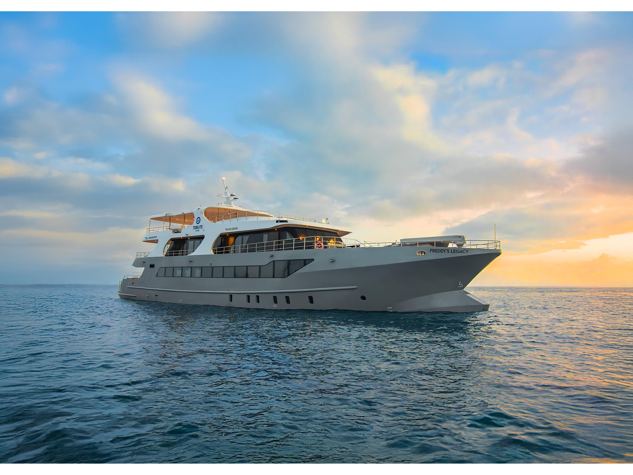 Luxury Motor Yacht - Tribute — photo 1