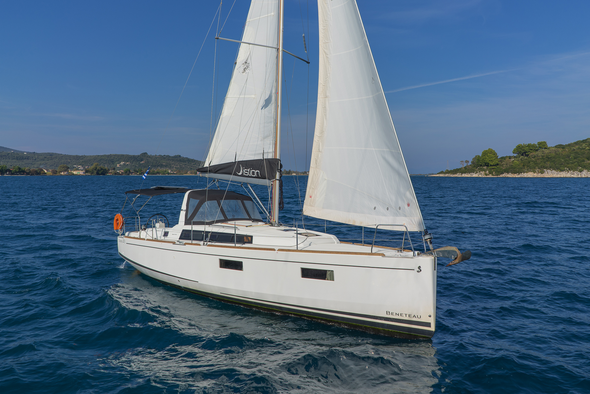 Oceanis 38.1 — photo 10