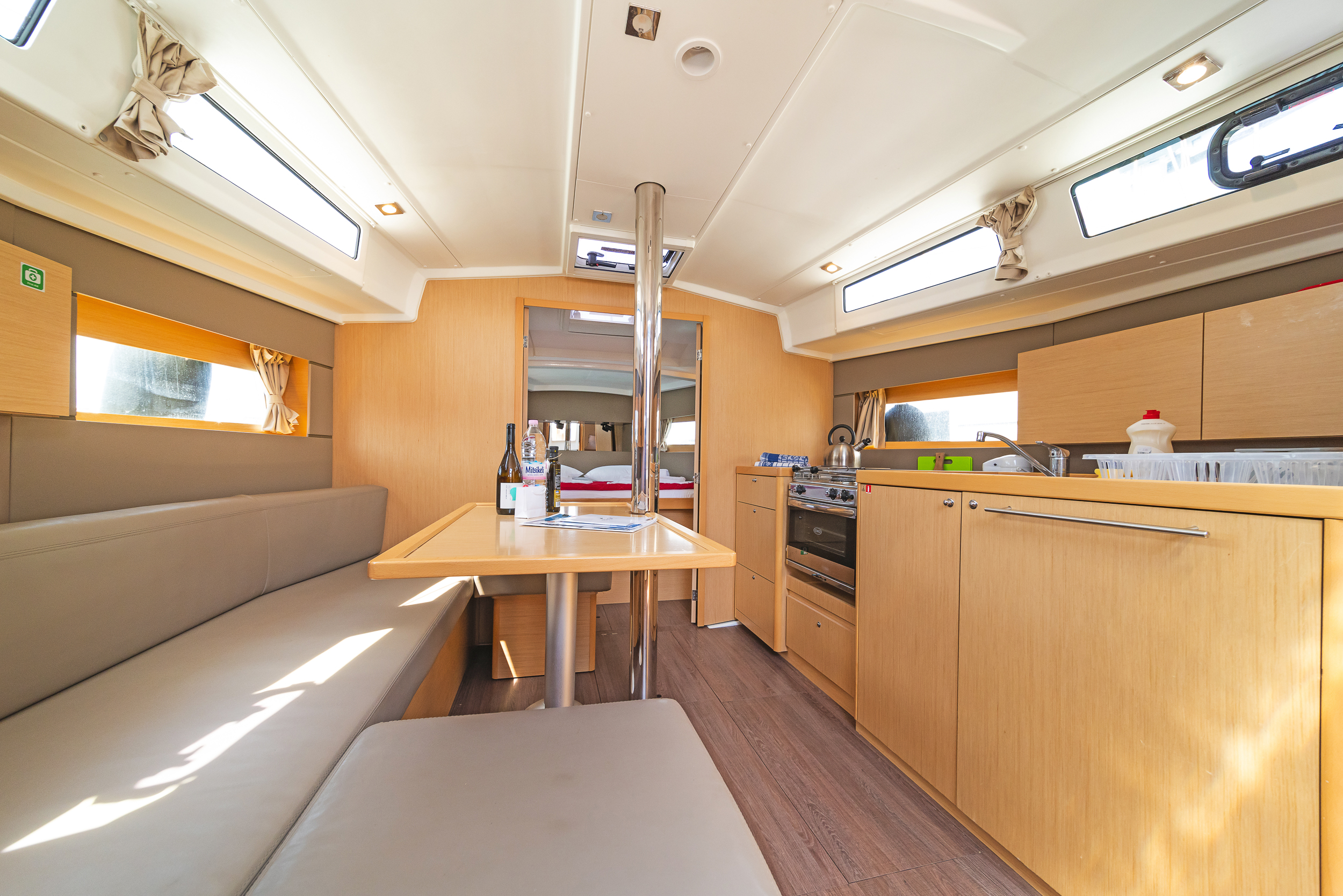 Oceanis 38.1 — photo 9