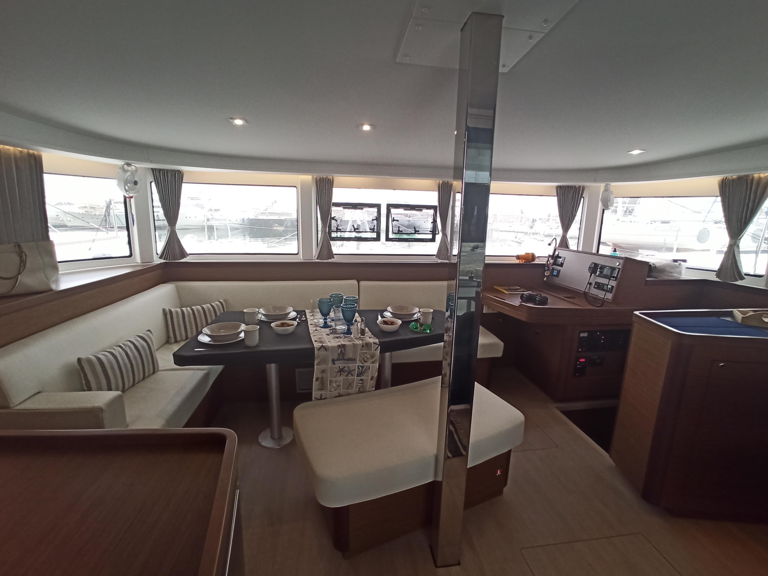 Lagoon 42 — photo 17