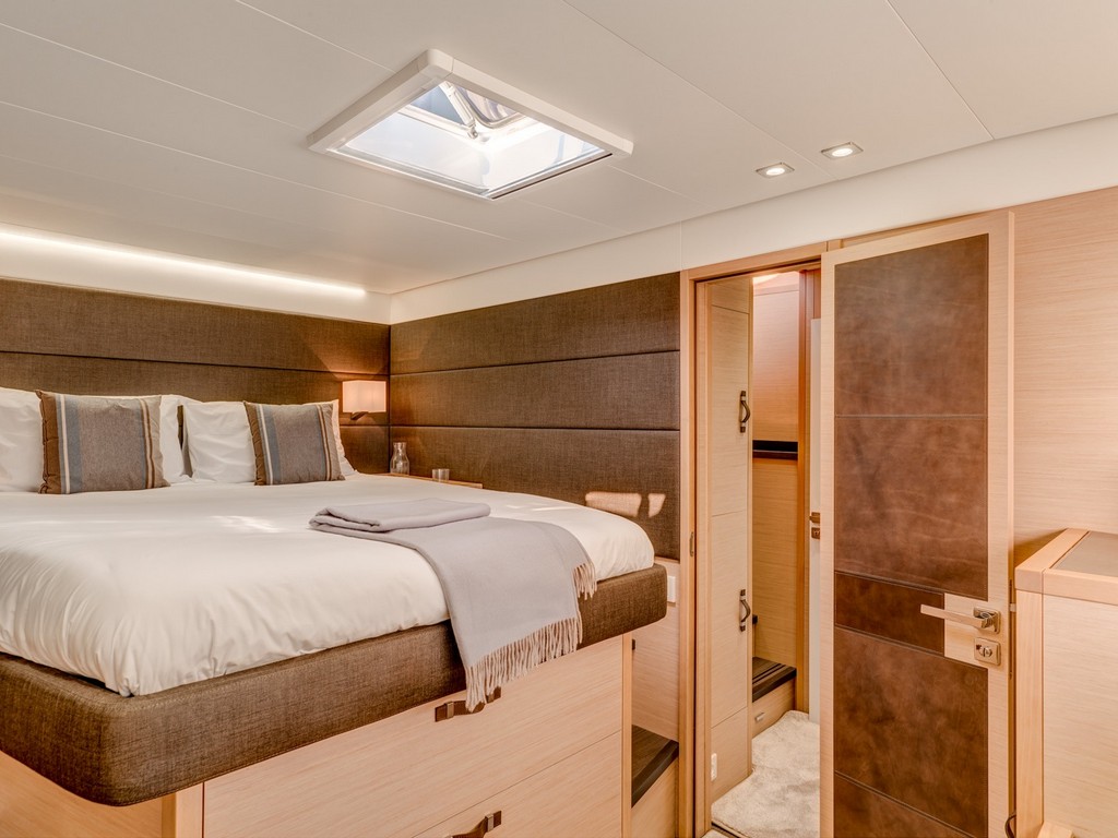 Lagoon 630 Powercat LUX — photo 33
