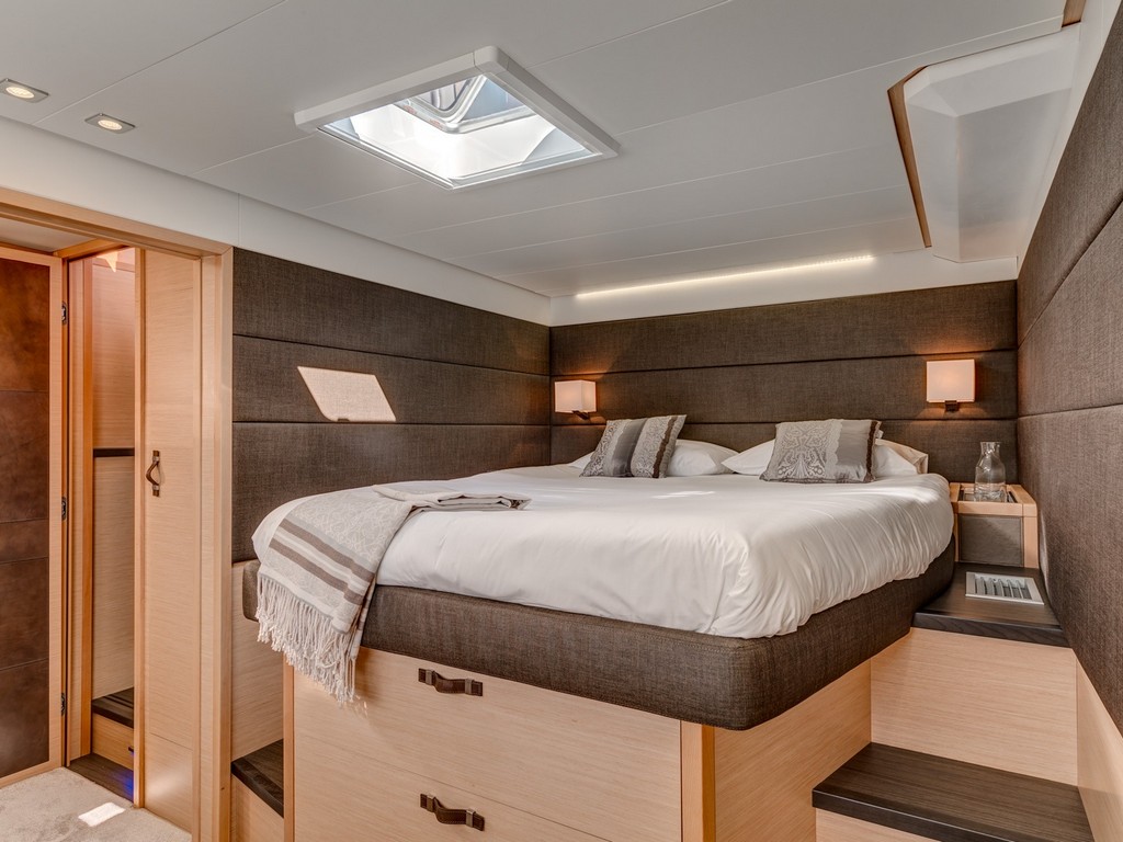 Lagoon 630 Powercat LUX — photo 36