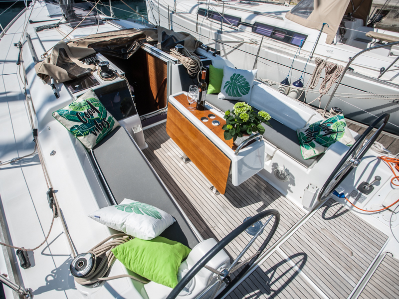 Dufour 350 Grand Large — photo 9
