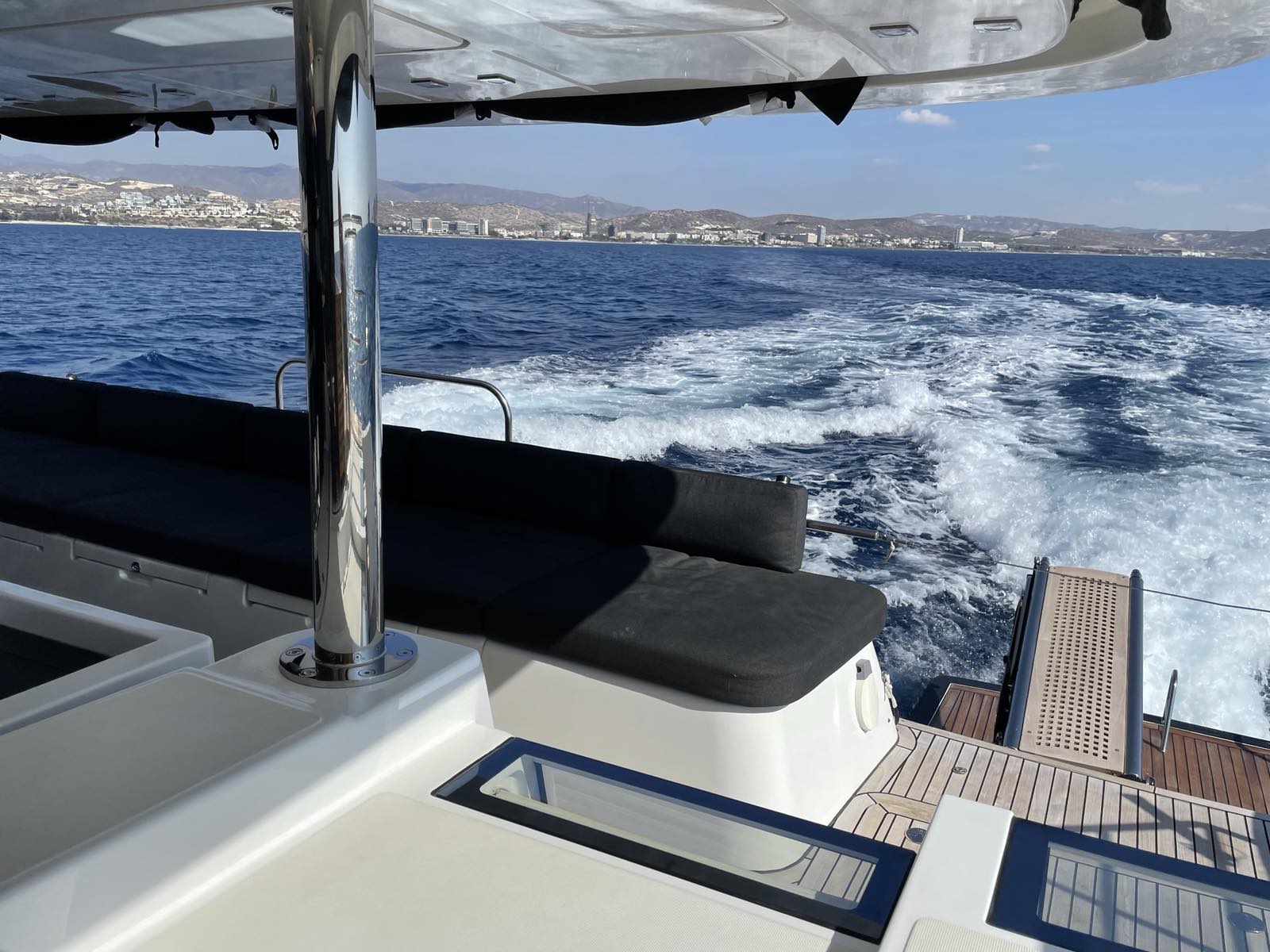 Lagoon 630 Powercat LUX — photo 3