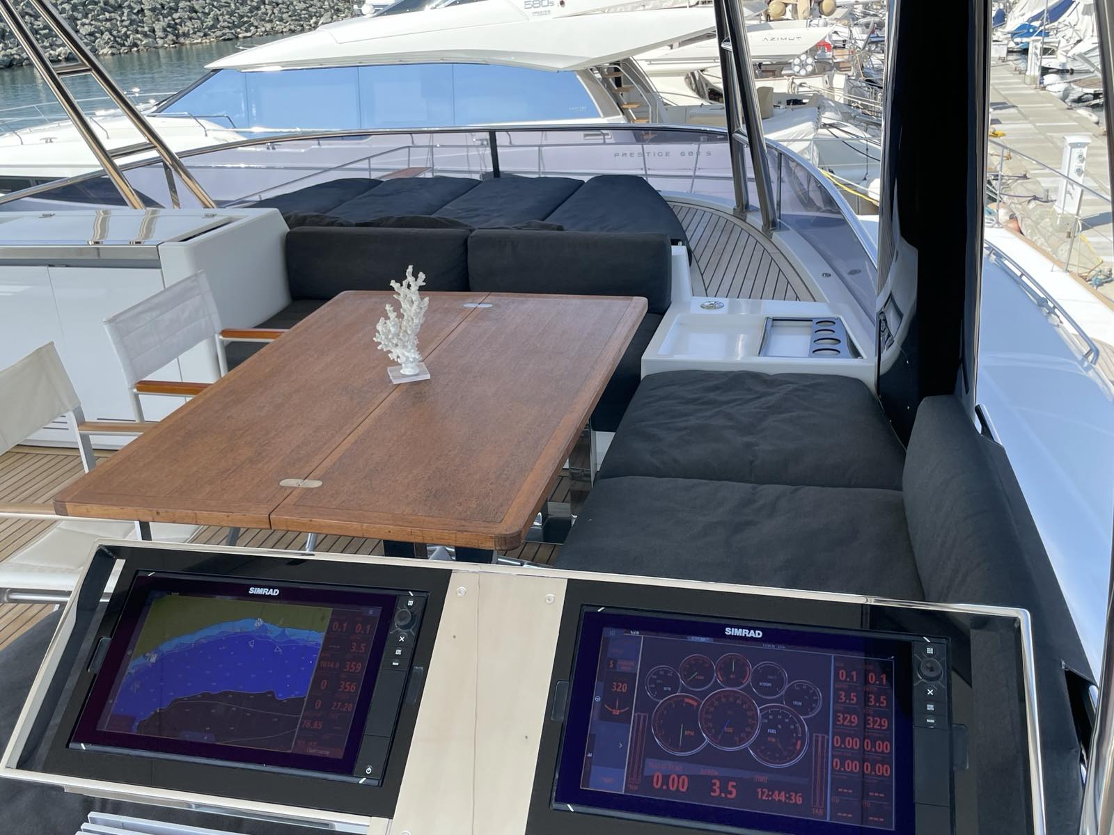 Lagoon 630 Powercat LUX — photo 19