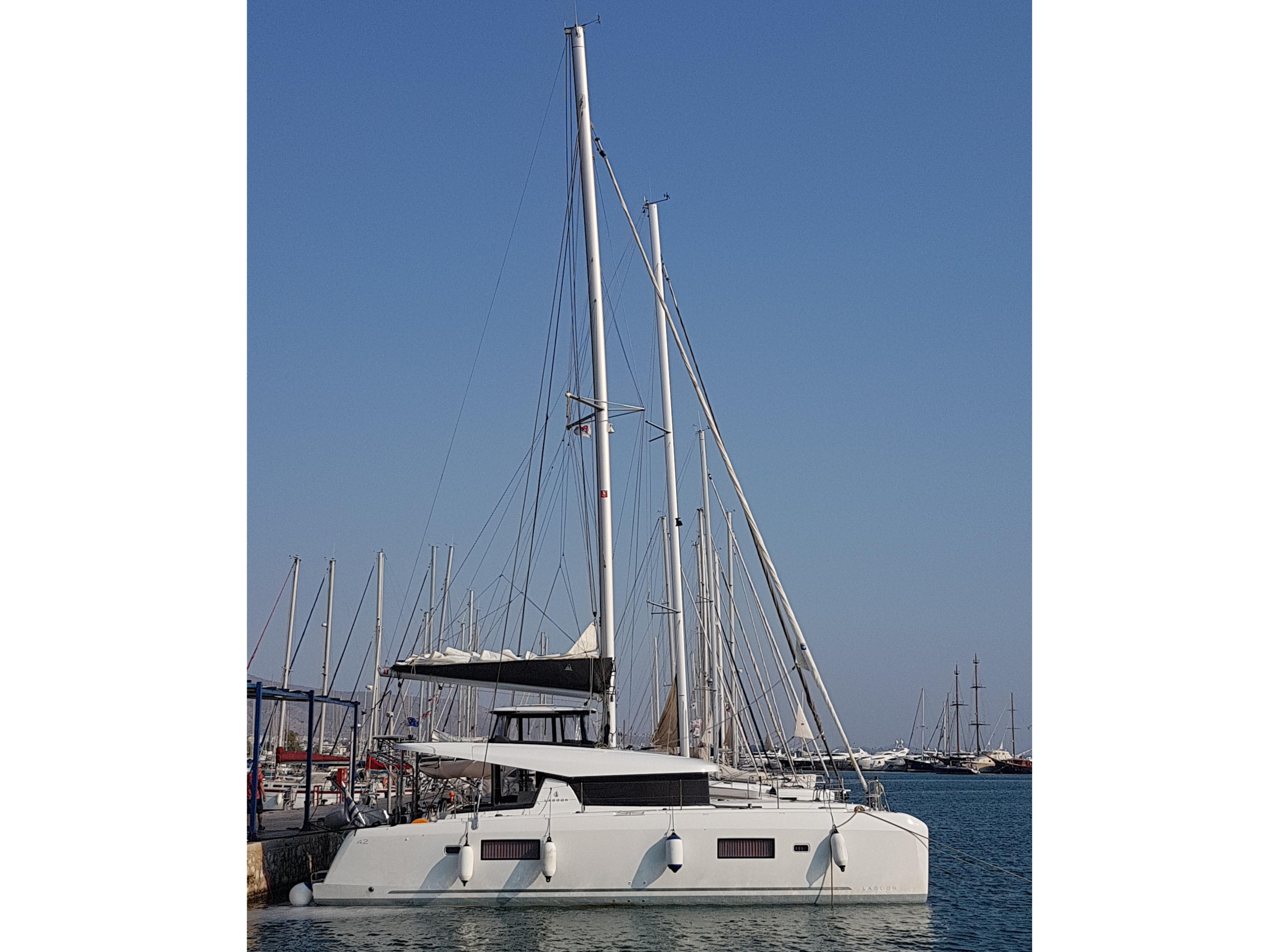 Lagoon 42 — photo 4