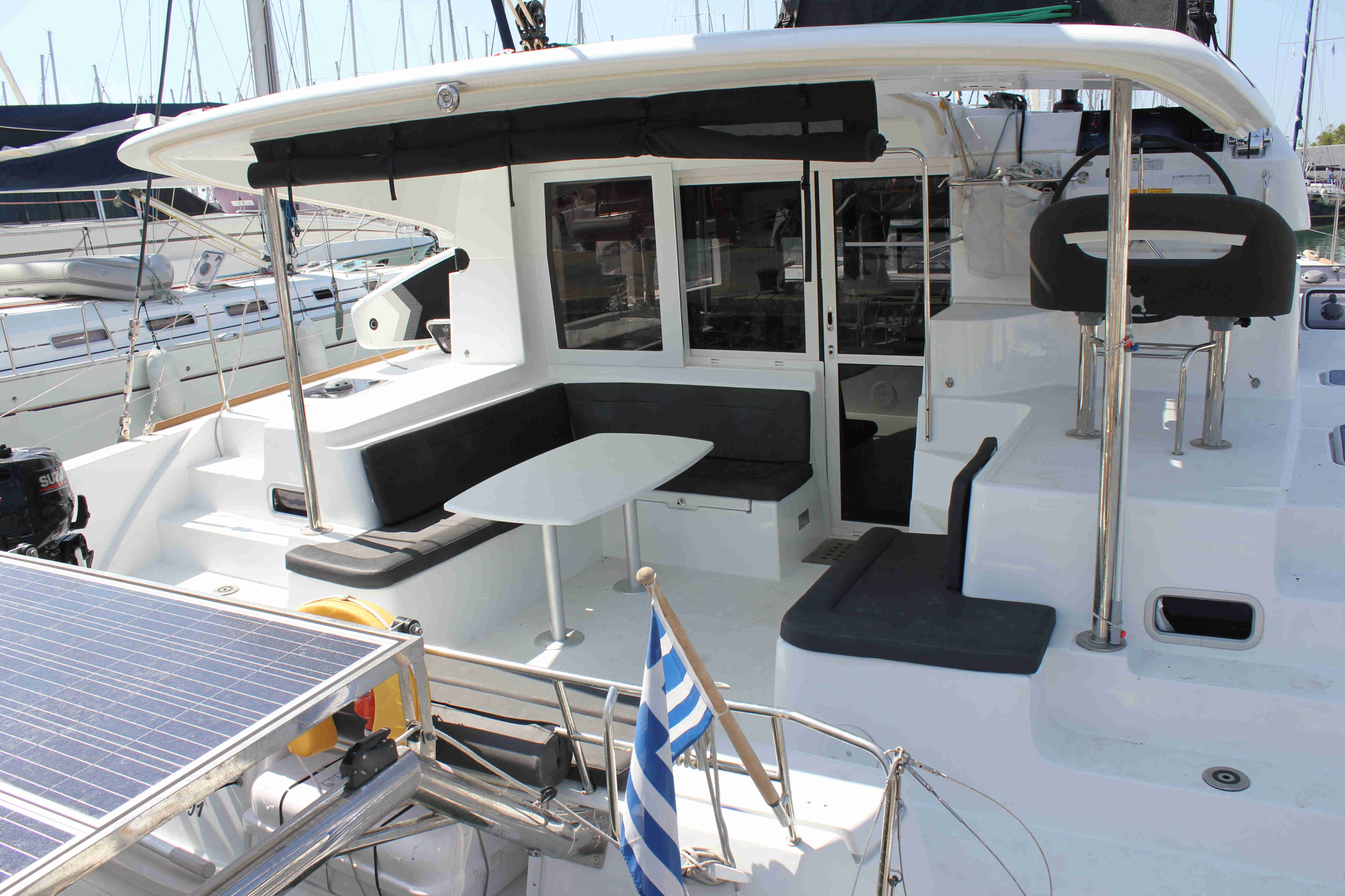 Lagoon 40 — photo 11
