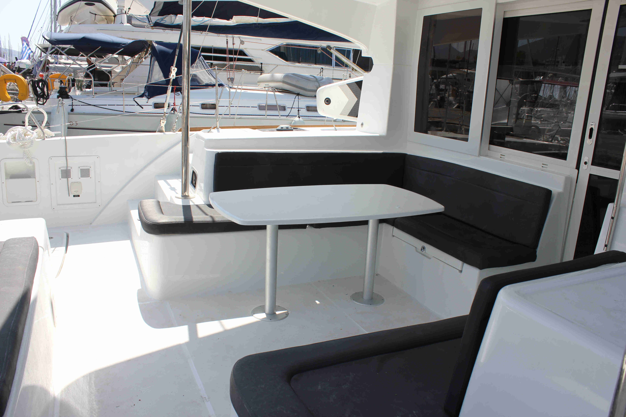 Lagoon 40 — photo 7