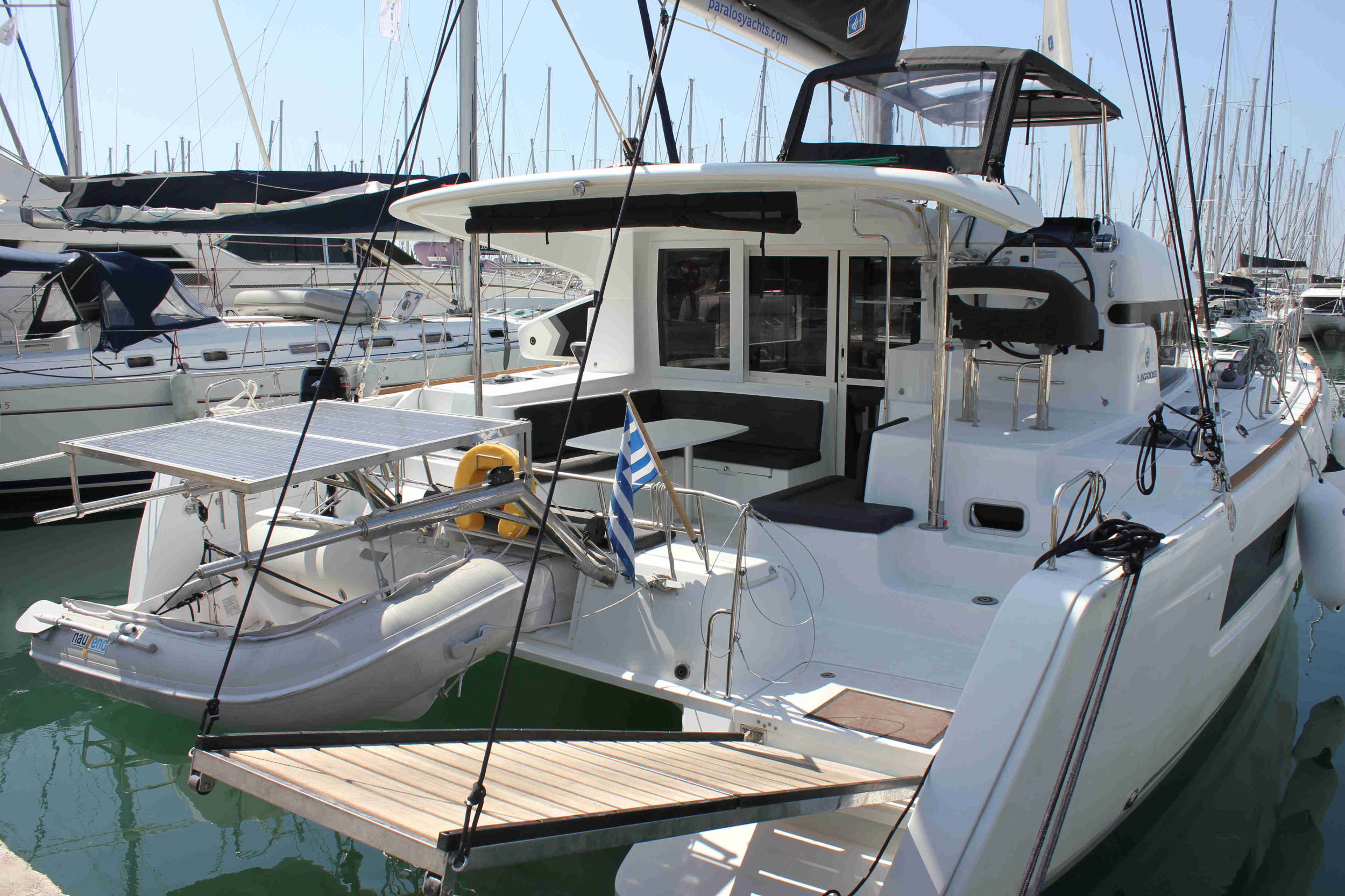 Lagoon 40 — photo 4