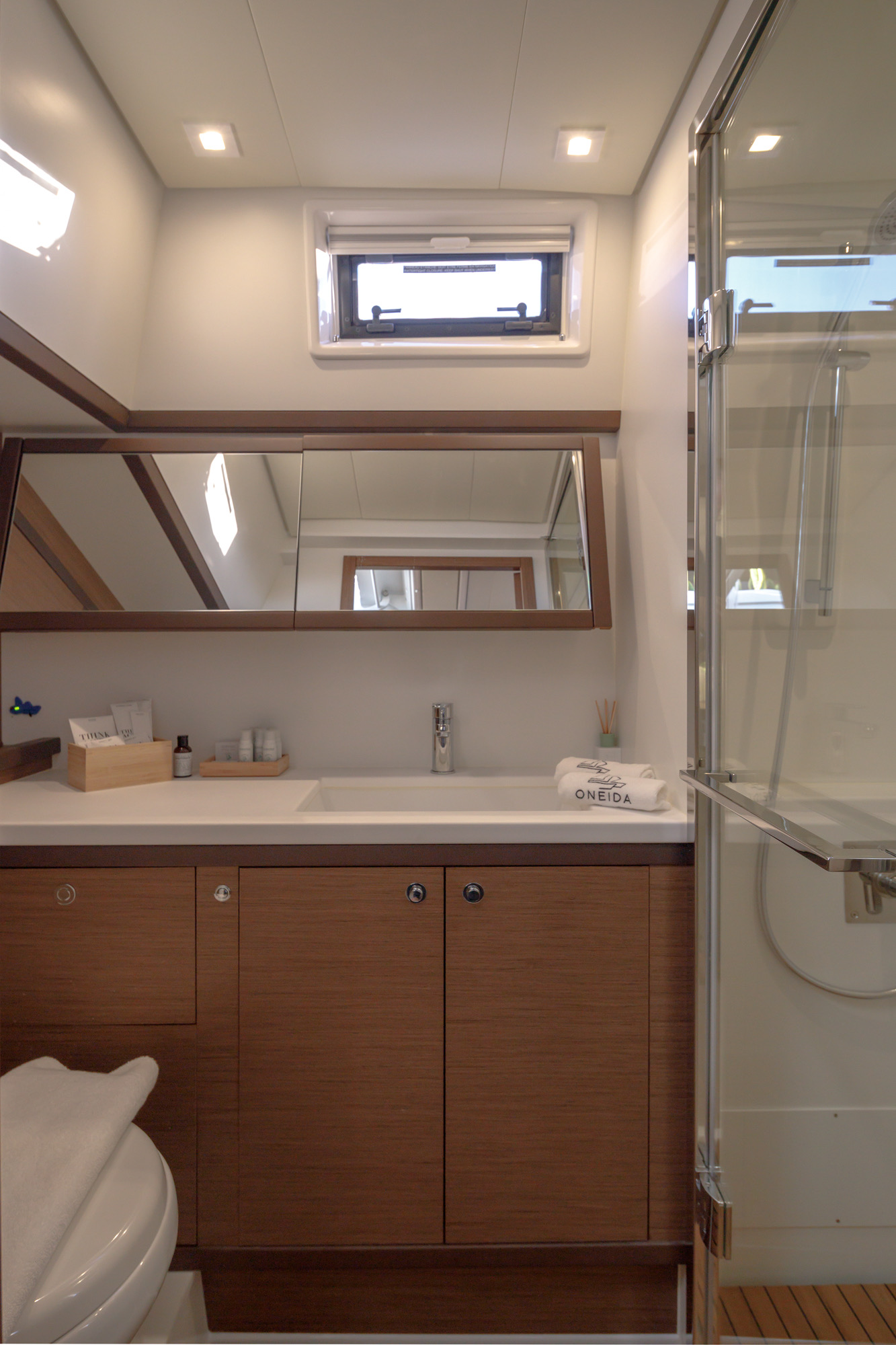 Lagoon 52F — photo 16