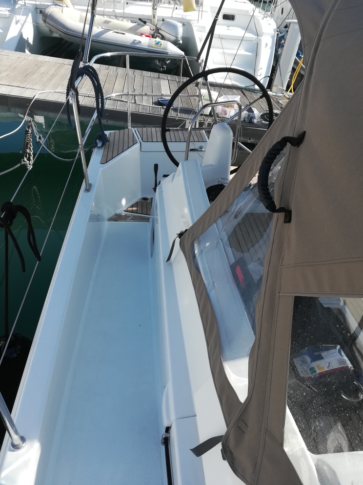 Sun Odyssey 440 — photo 4