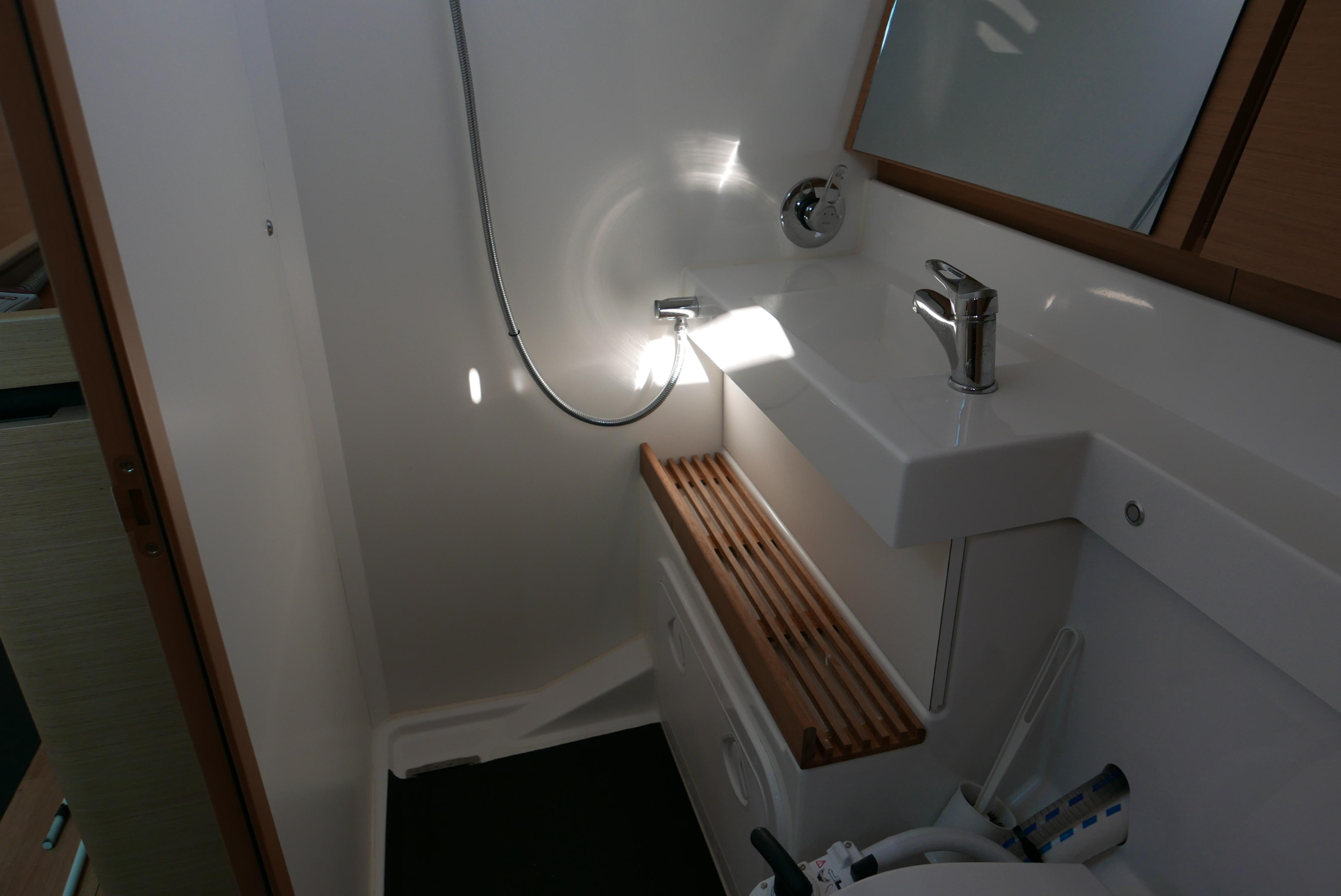 Sun Odyssey 440 — photo 7