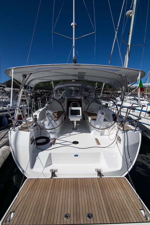 Bavaria Cruiser 37 — photo 8