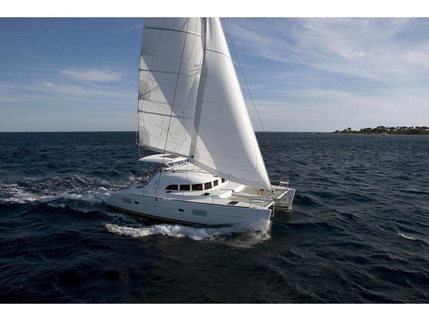 Lagoon 380 S2 — photo 1