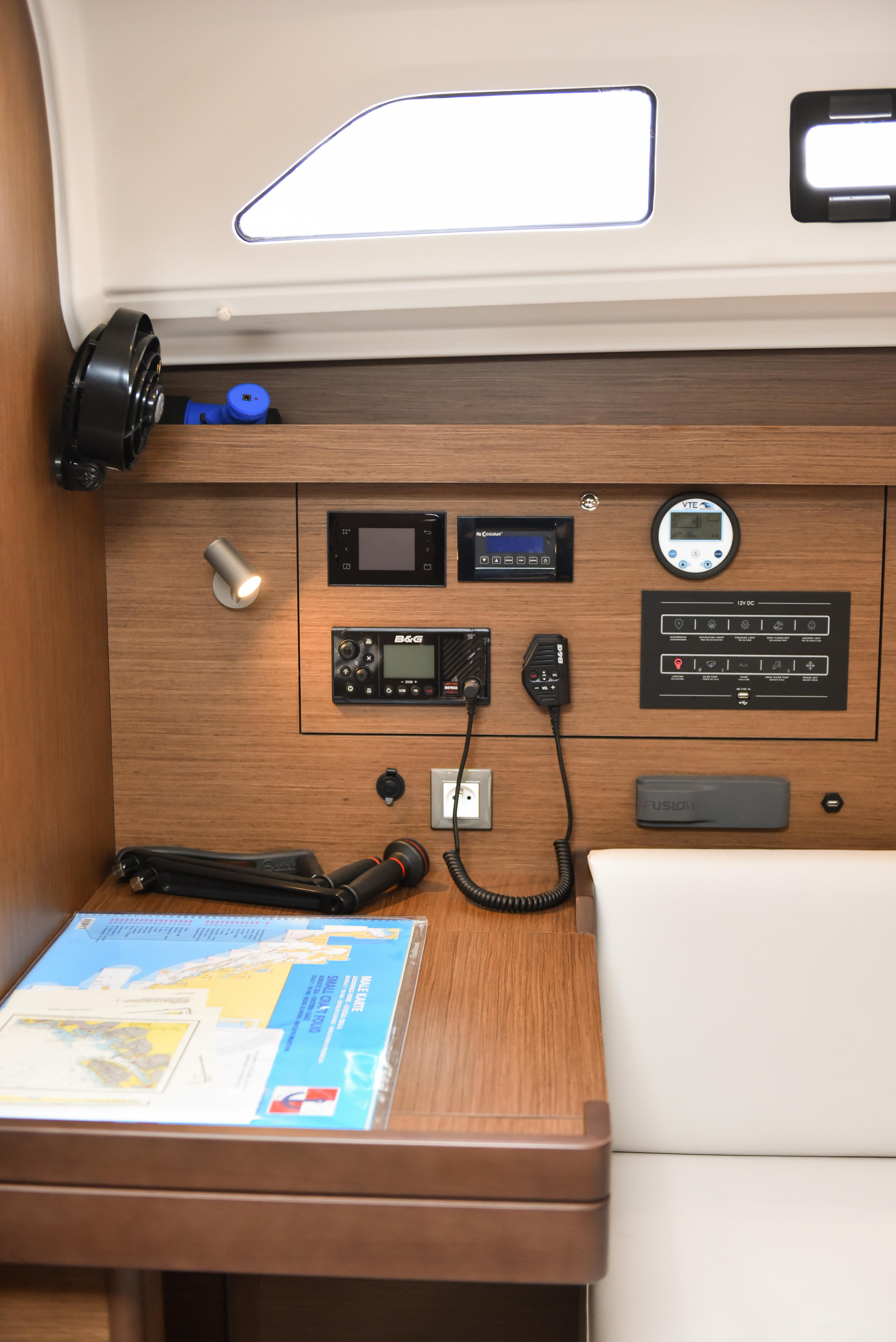 Oceanis 40.1 — photo 10