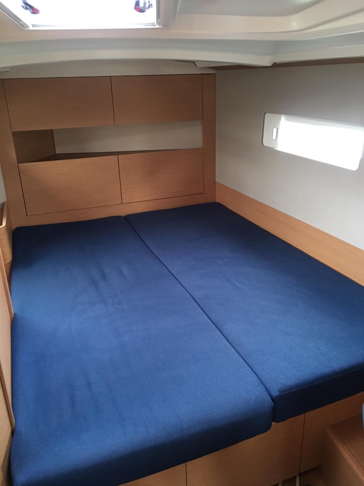 Sun Odyssey 410 — photo 2