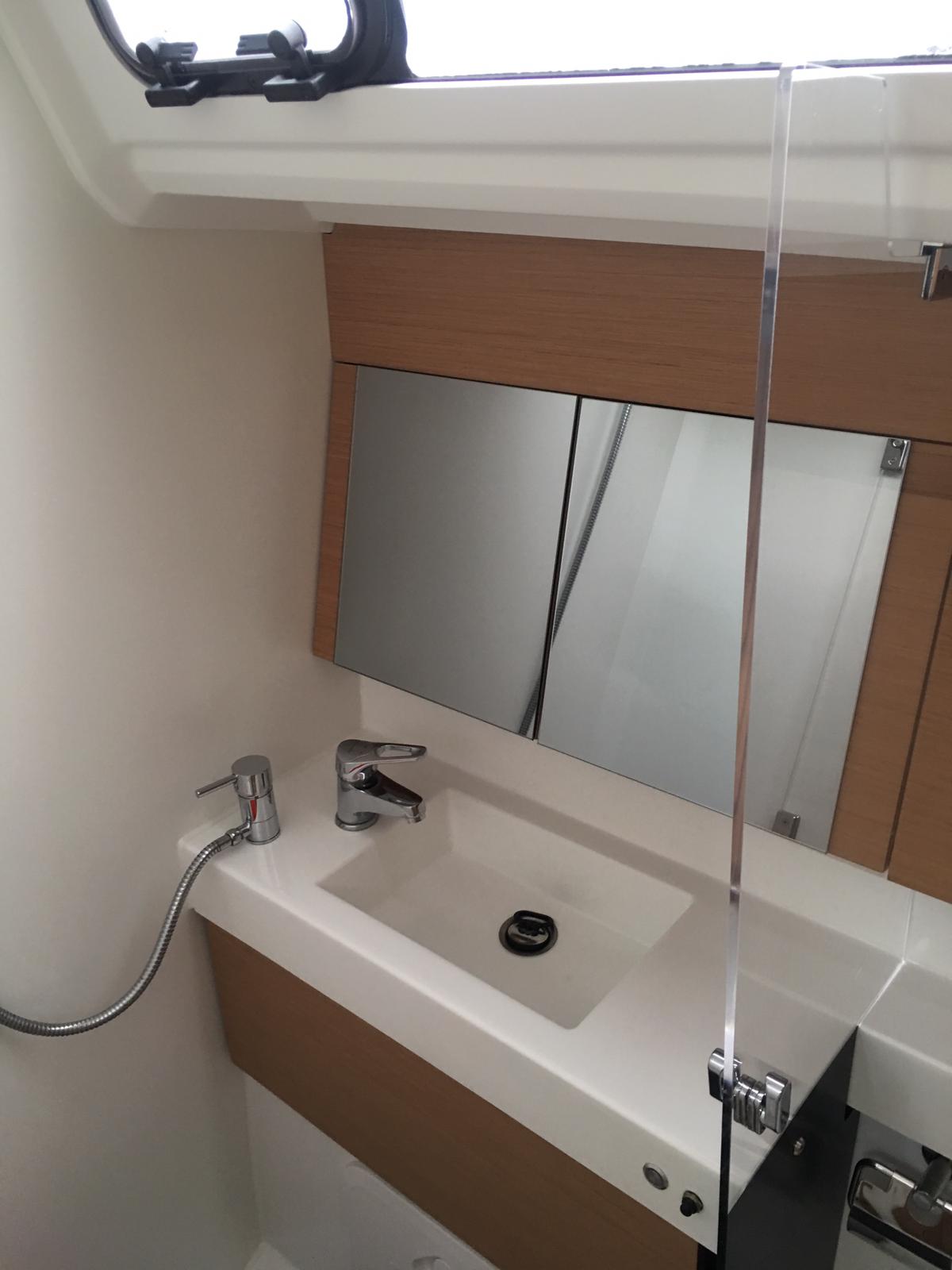 Sun Odyssey 410 — photo 3