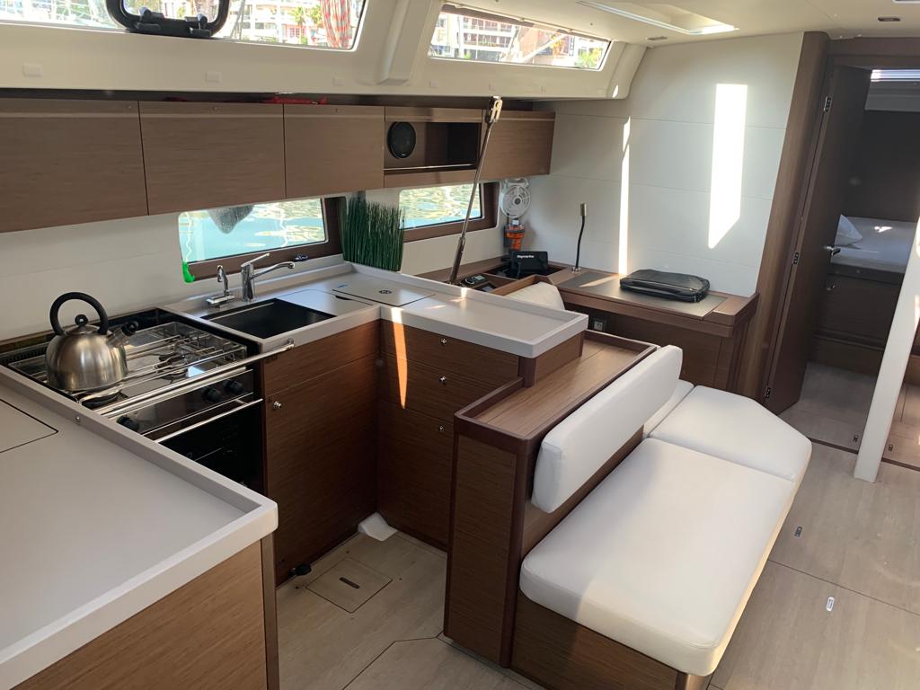 Oceanis 51.1 — photo 13