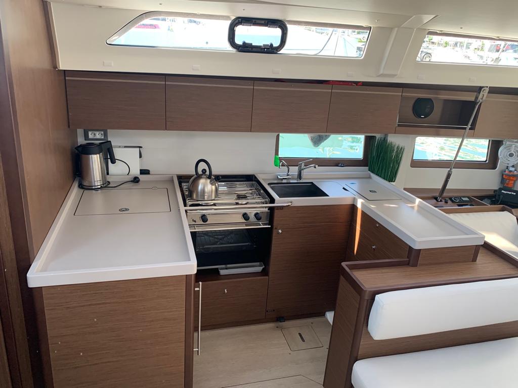 Oceanis 51.1 — photo 6