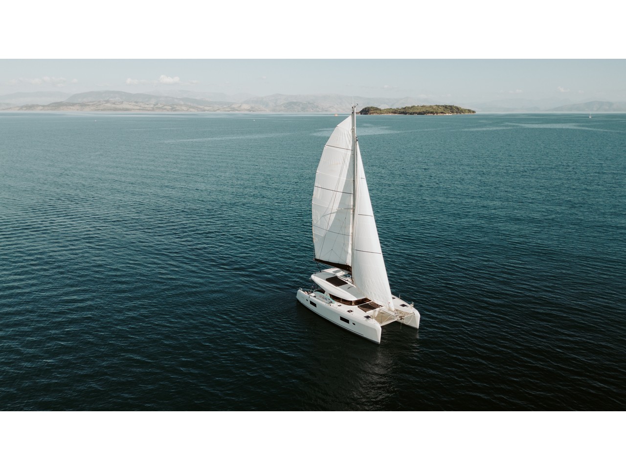 Lagoon 42 — photo 1