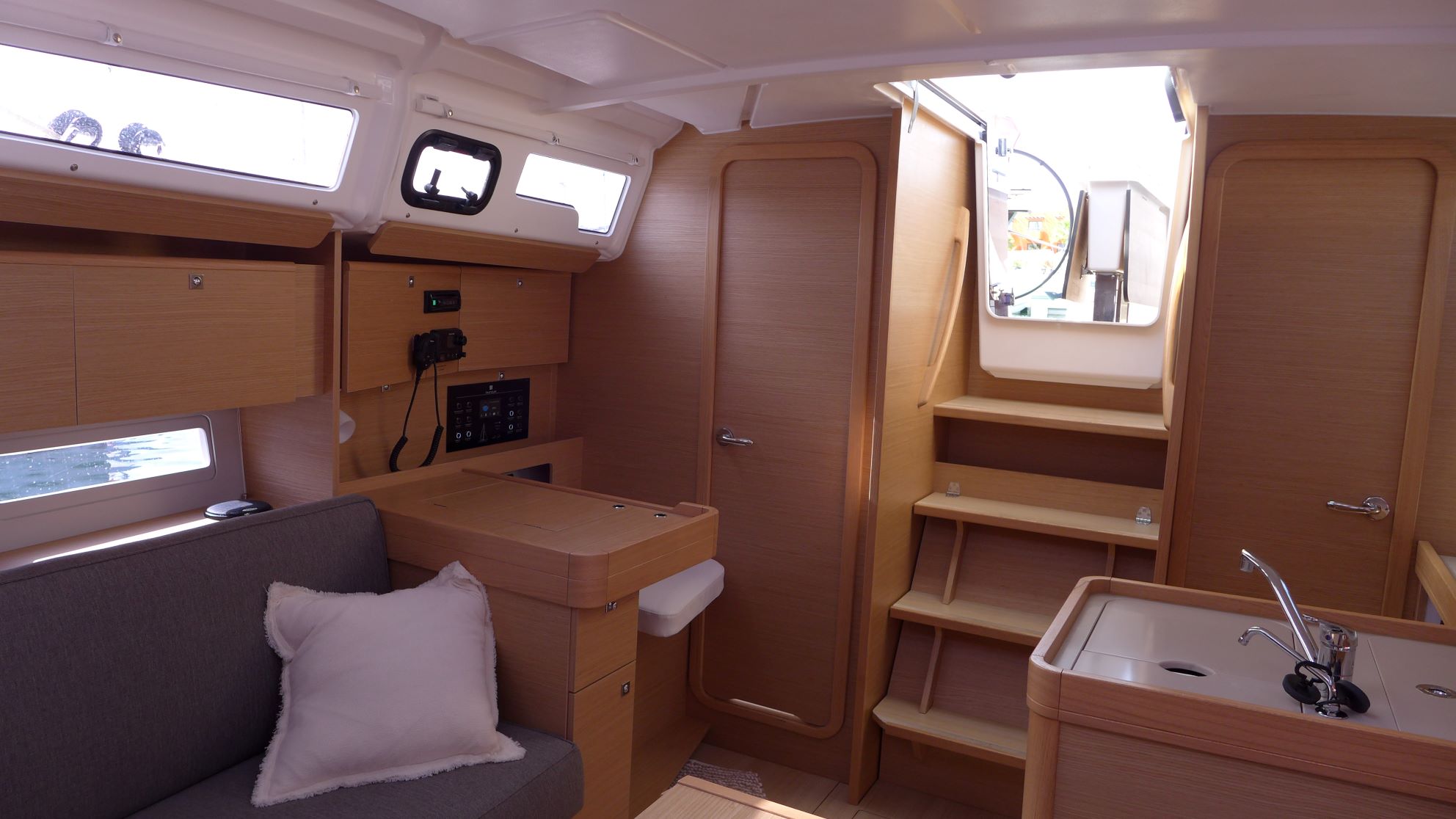 Dufour 360 — photo 31