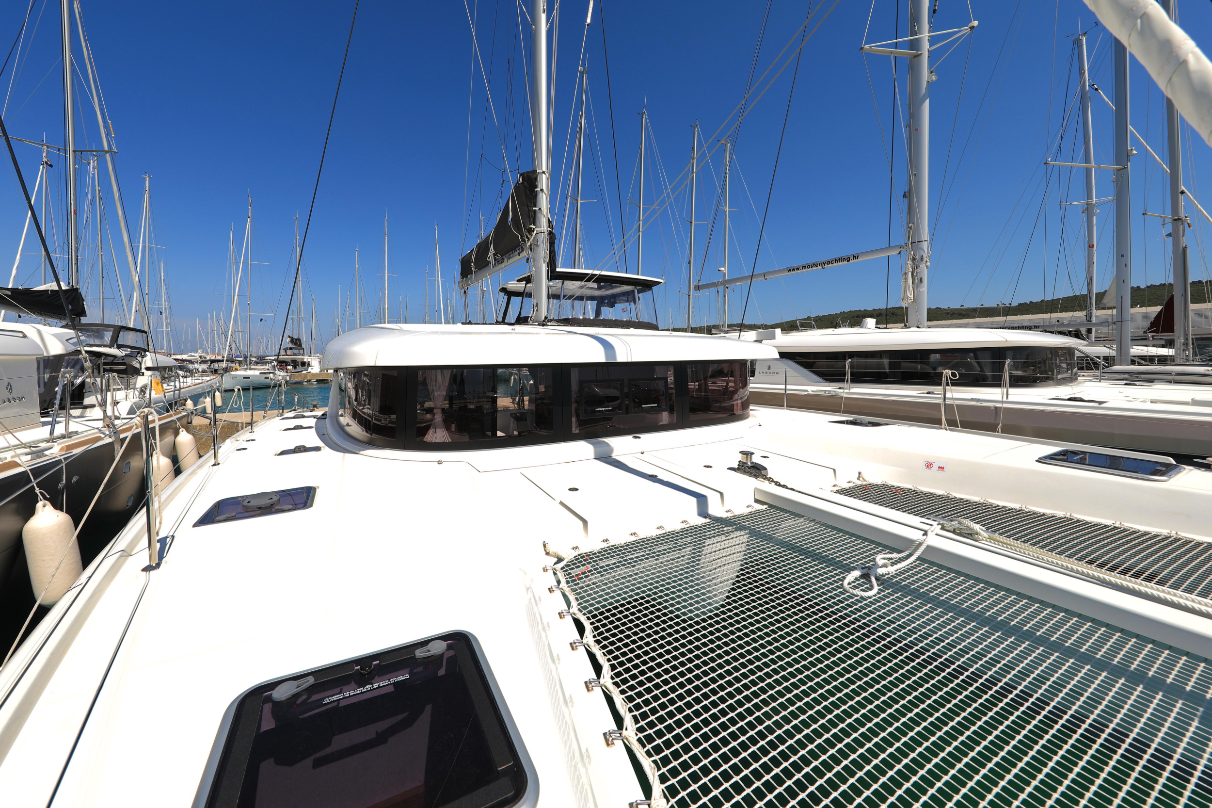 Lagoon 42 — photo 9