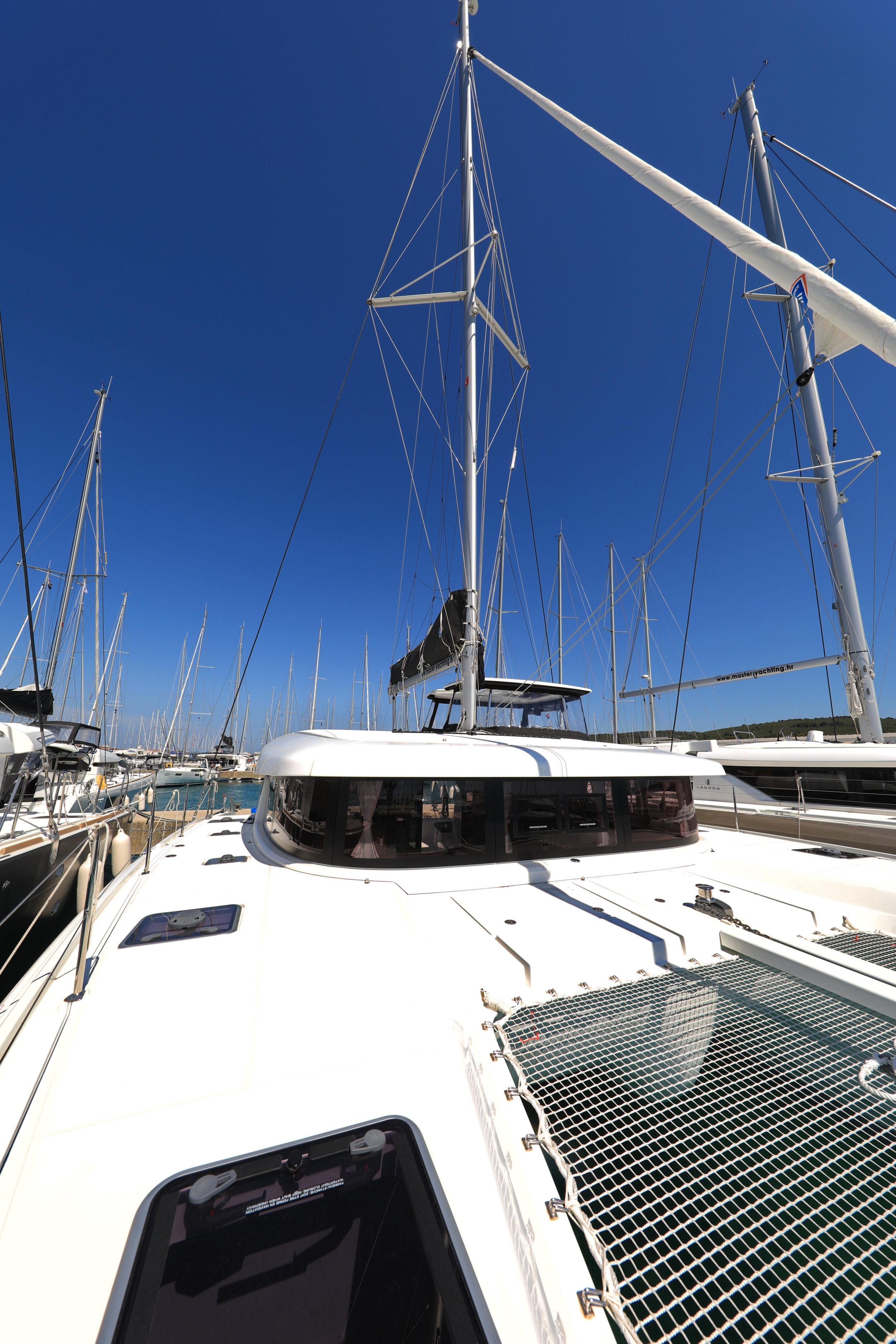 Lagoon 42 — photo 49