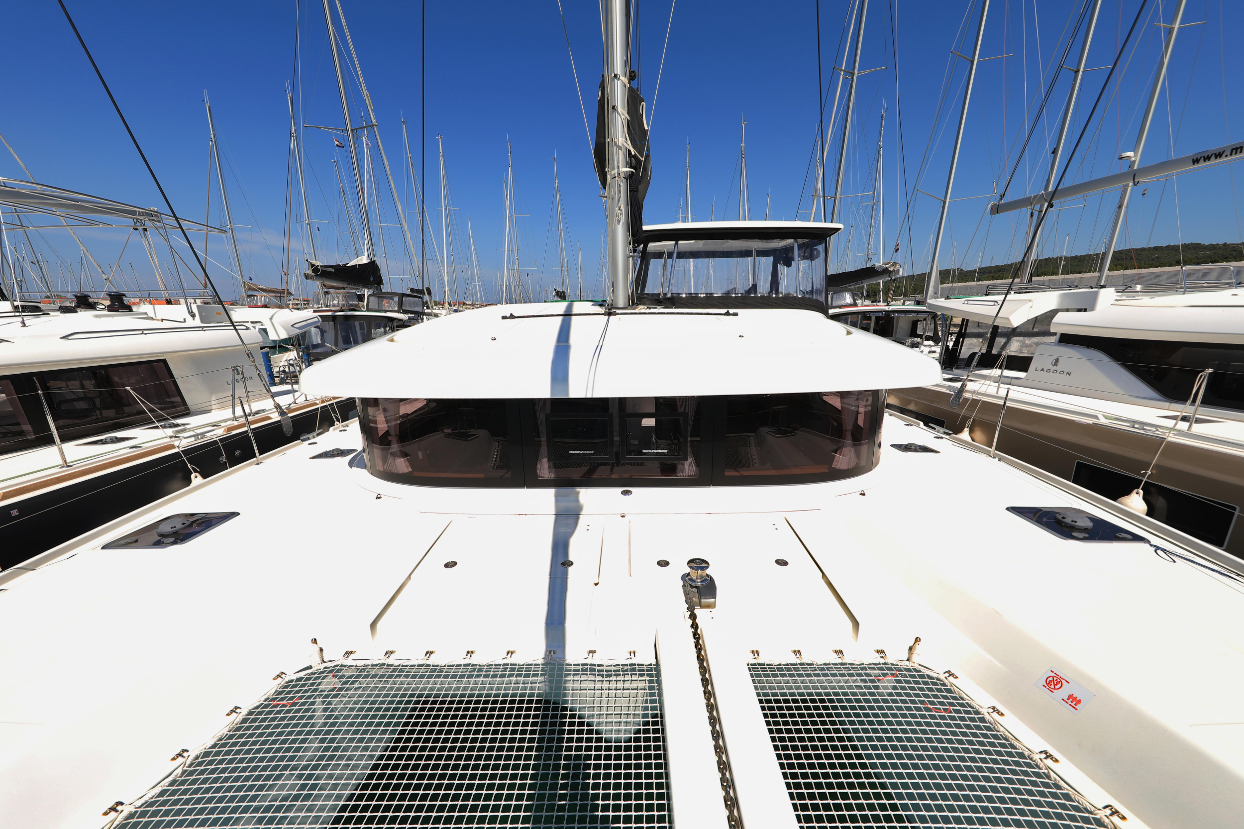 Lagoon 42 — photo 3
