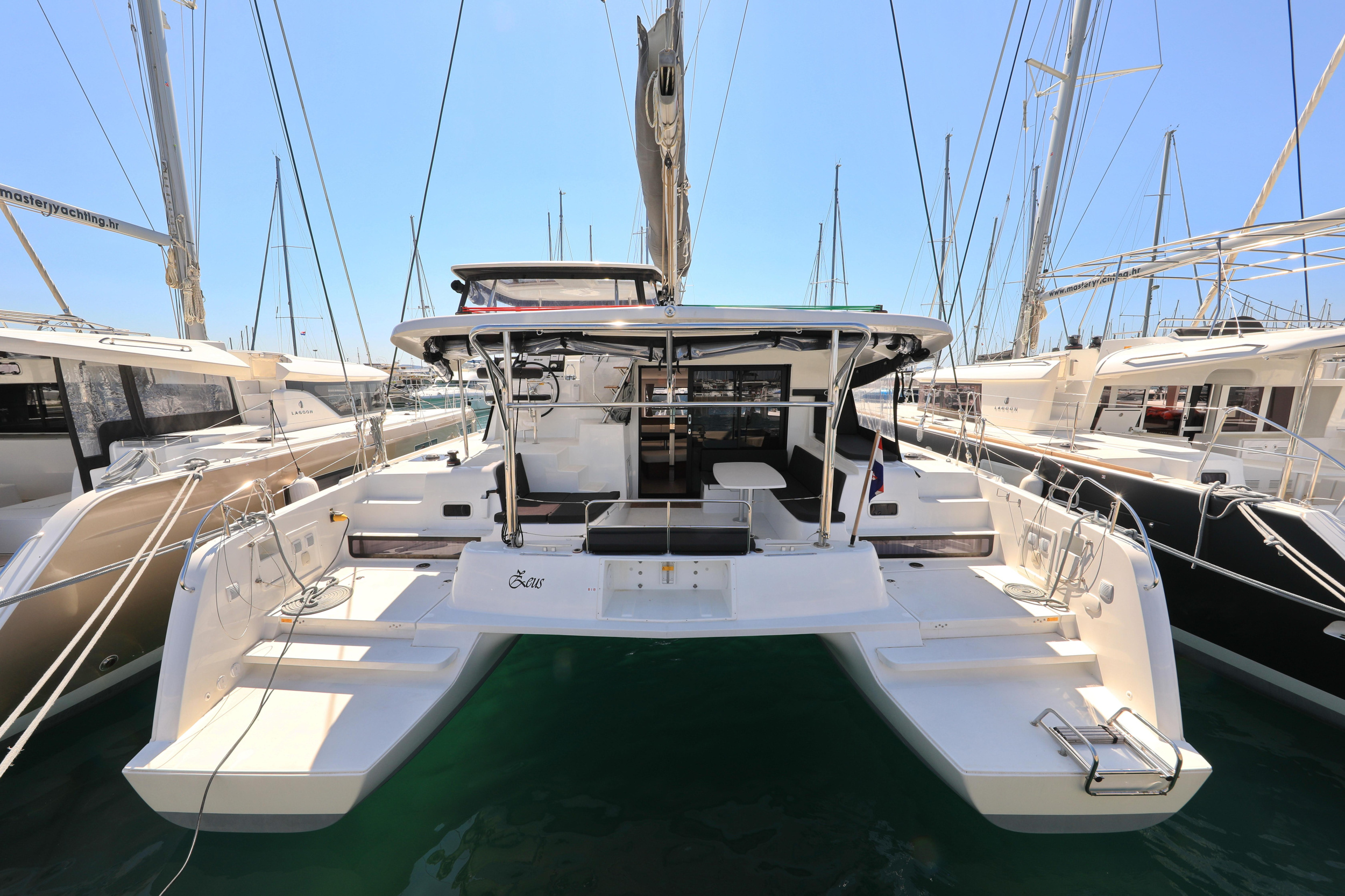 Lagoon 42 — photo 45