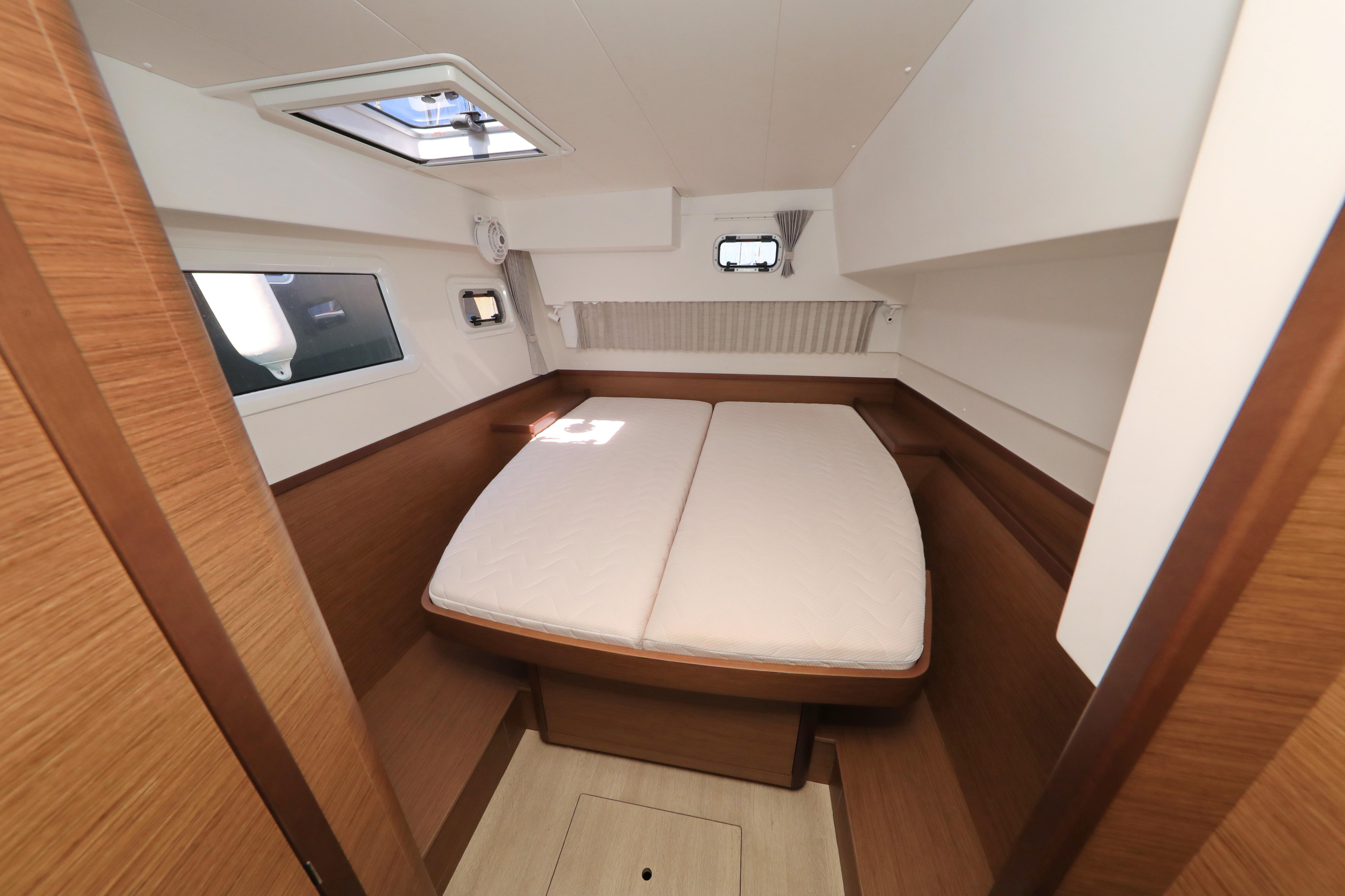 Lagoon 42 — photo 12
