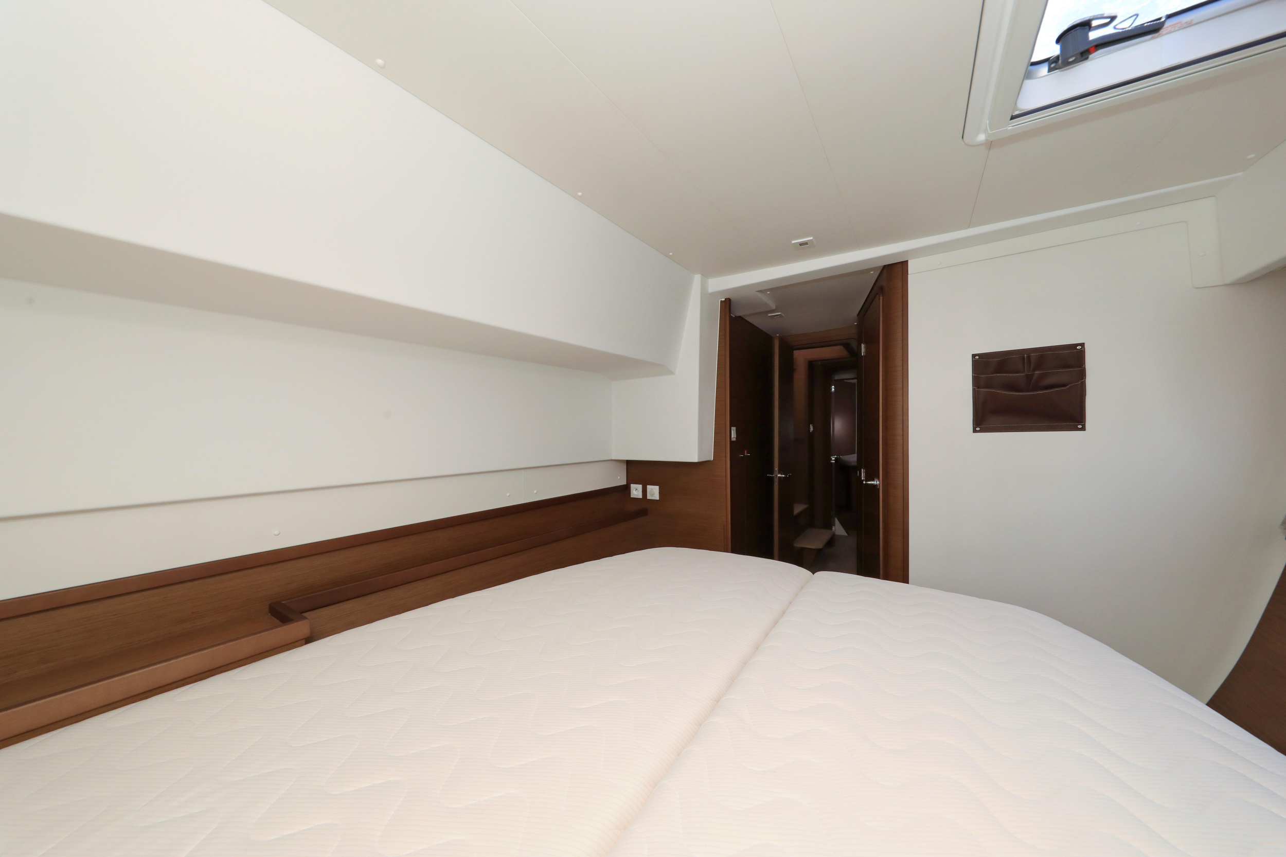 Lagoon 42 — photo 20