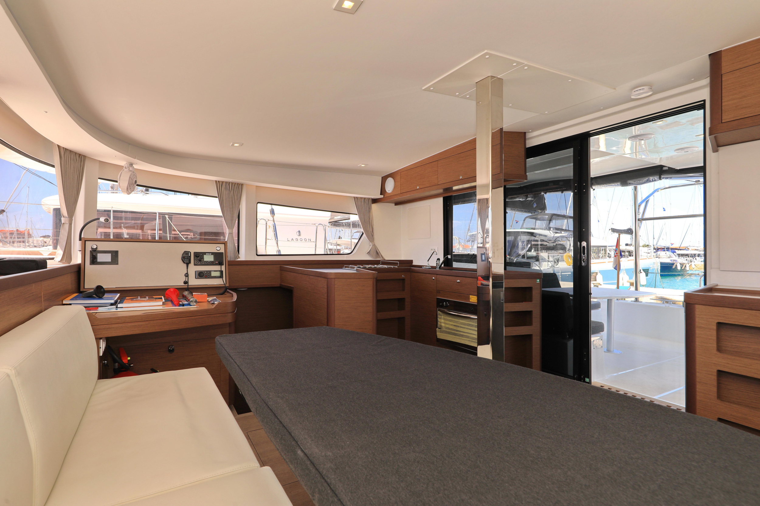 Lagoon 42 — photo 16