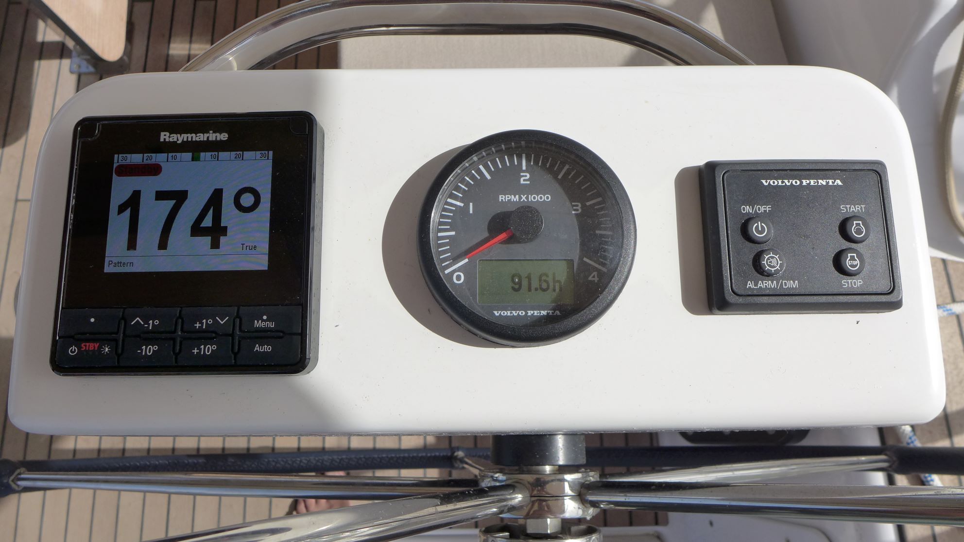 Dufour 360 — photo 7