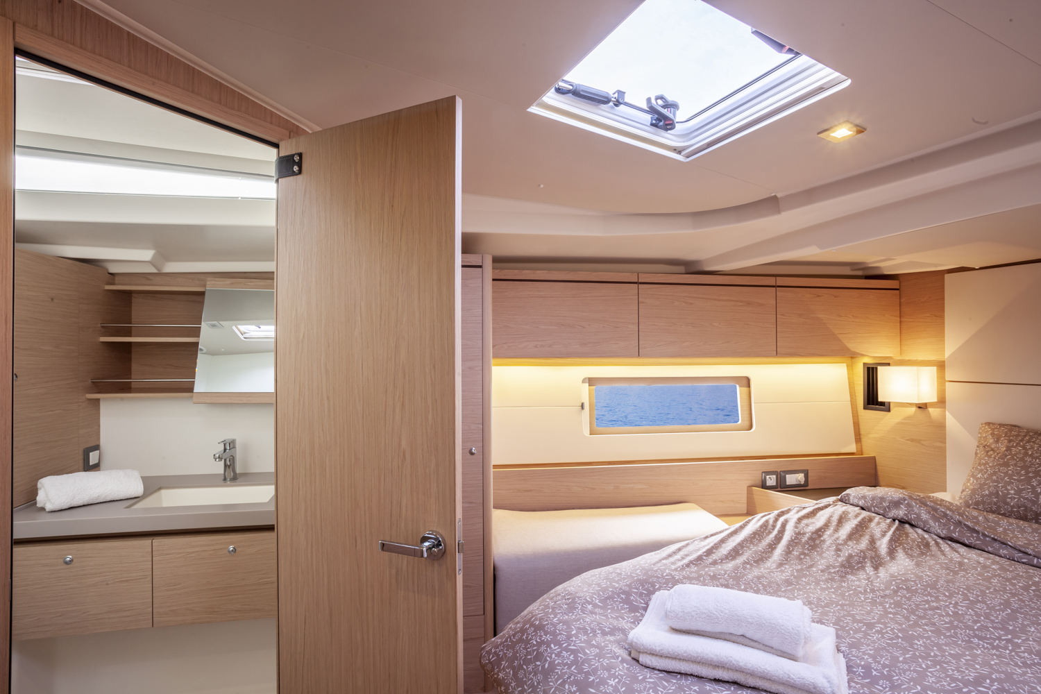 Oceanis 51.1 — photo 11