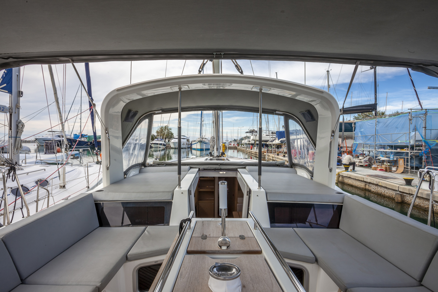 Oceanis 51.1 — photo 20