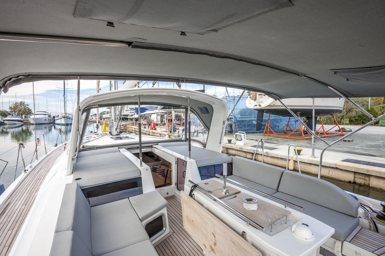 Oceanis 51.1 — photo 36