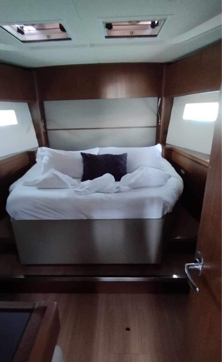 Bavaria C57 Style — photo 9